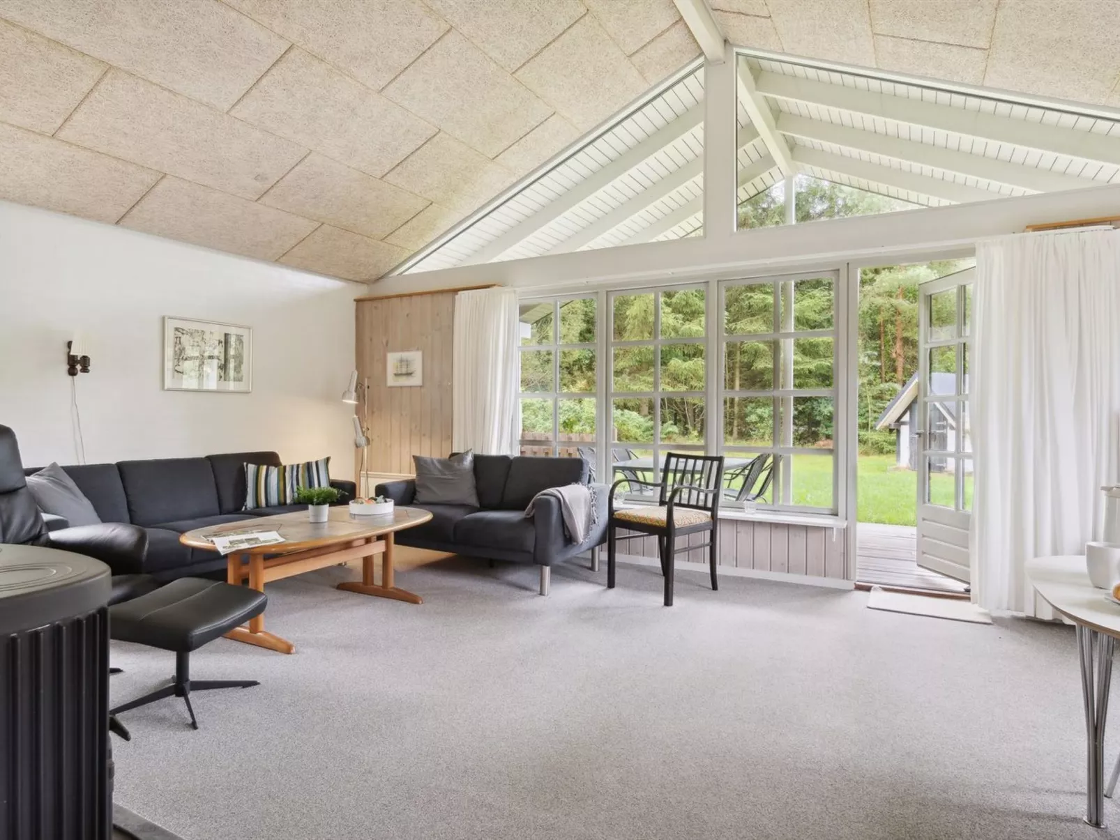 "Henny" - 1.5km from the sea-Inside