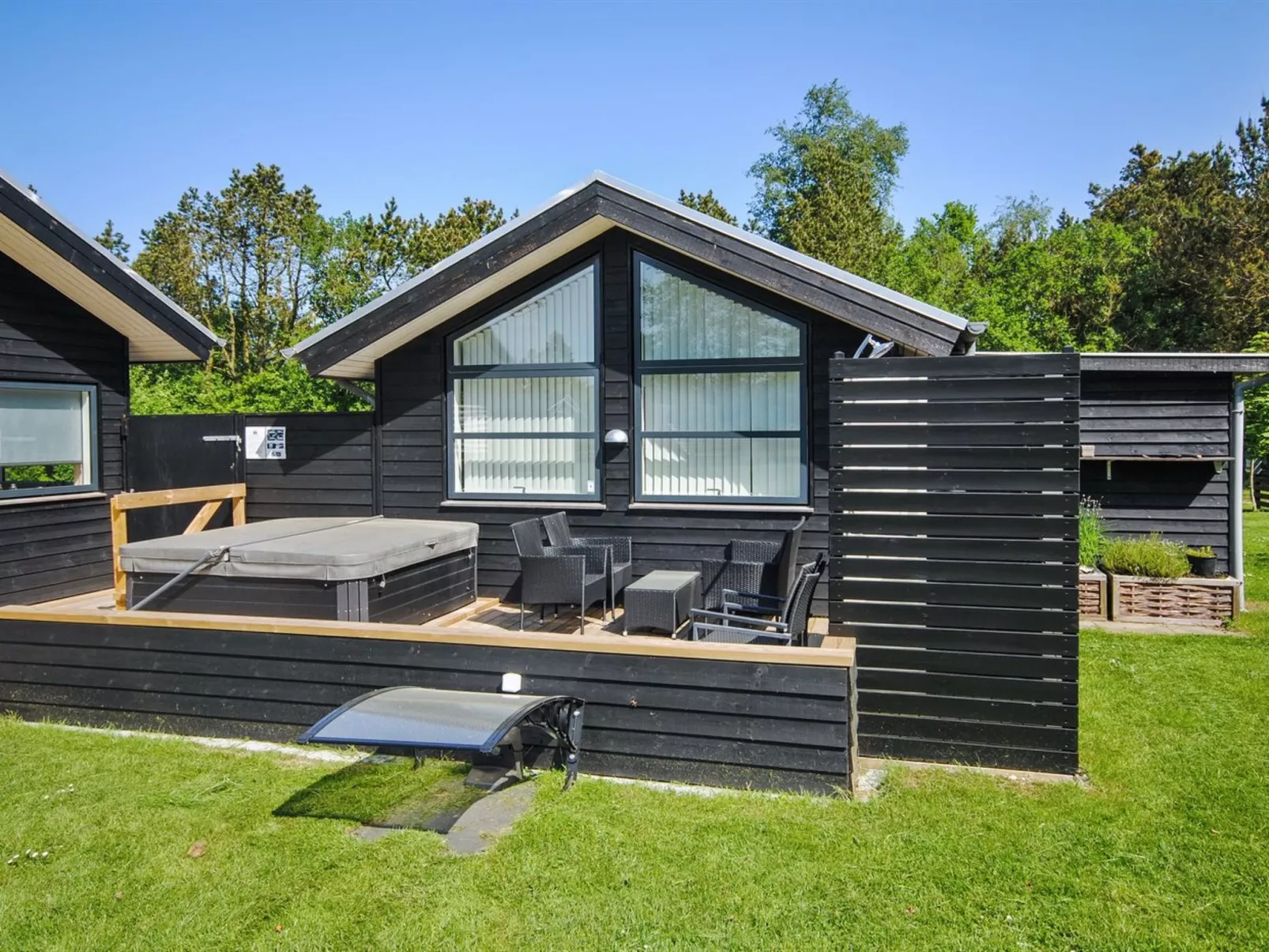 "Etly" - 600m to the fjord-Outside