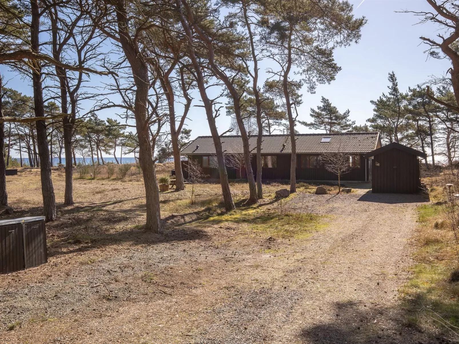 "Unto" - 25m from the sea-Draußen