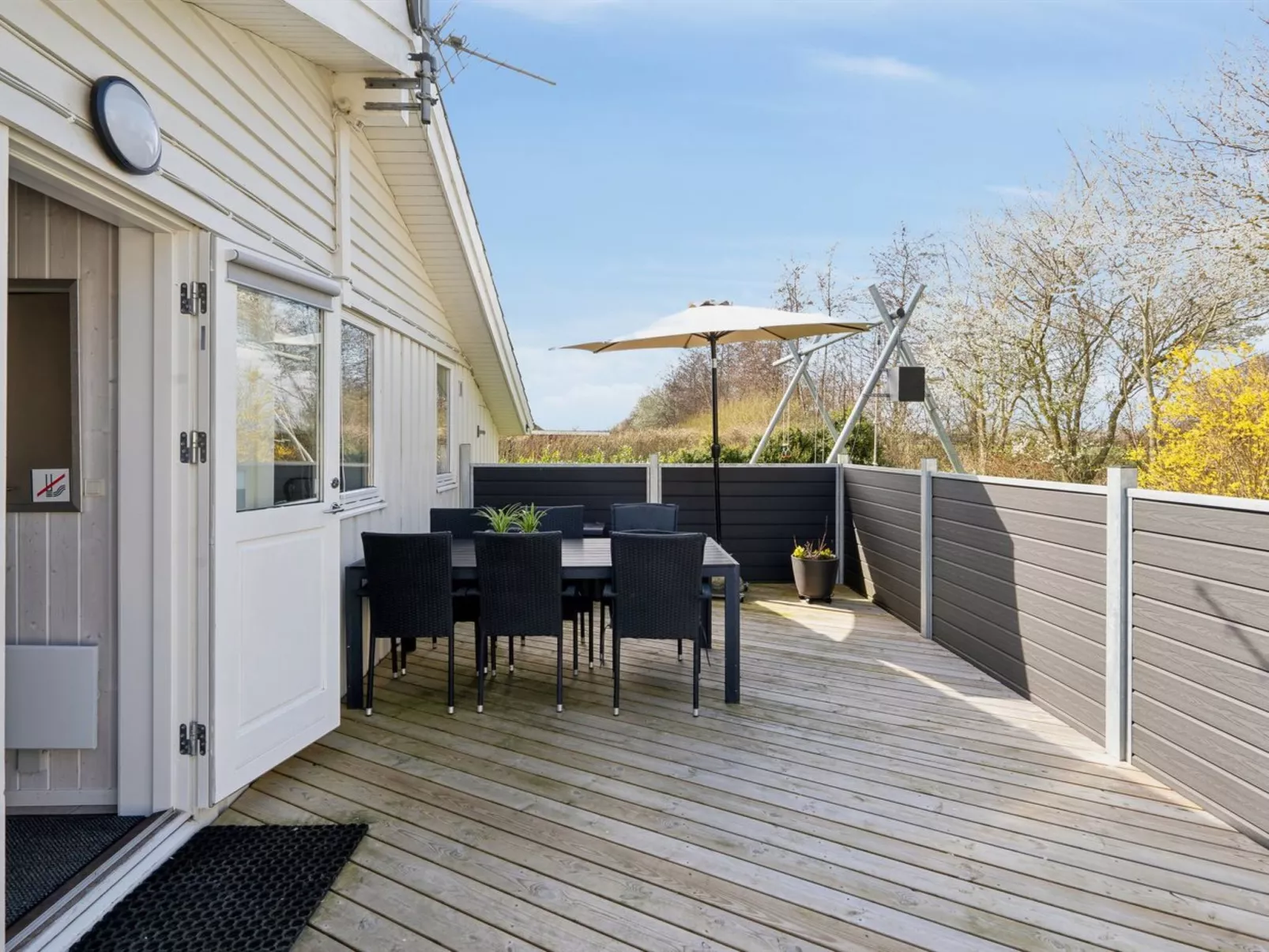 "Tjakko" - 700m from the sea-Outside