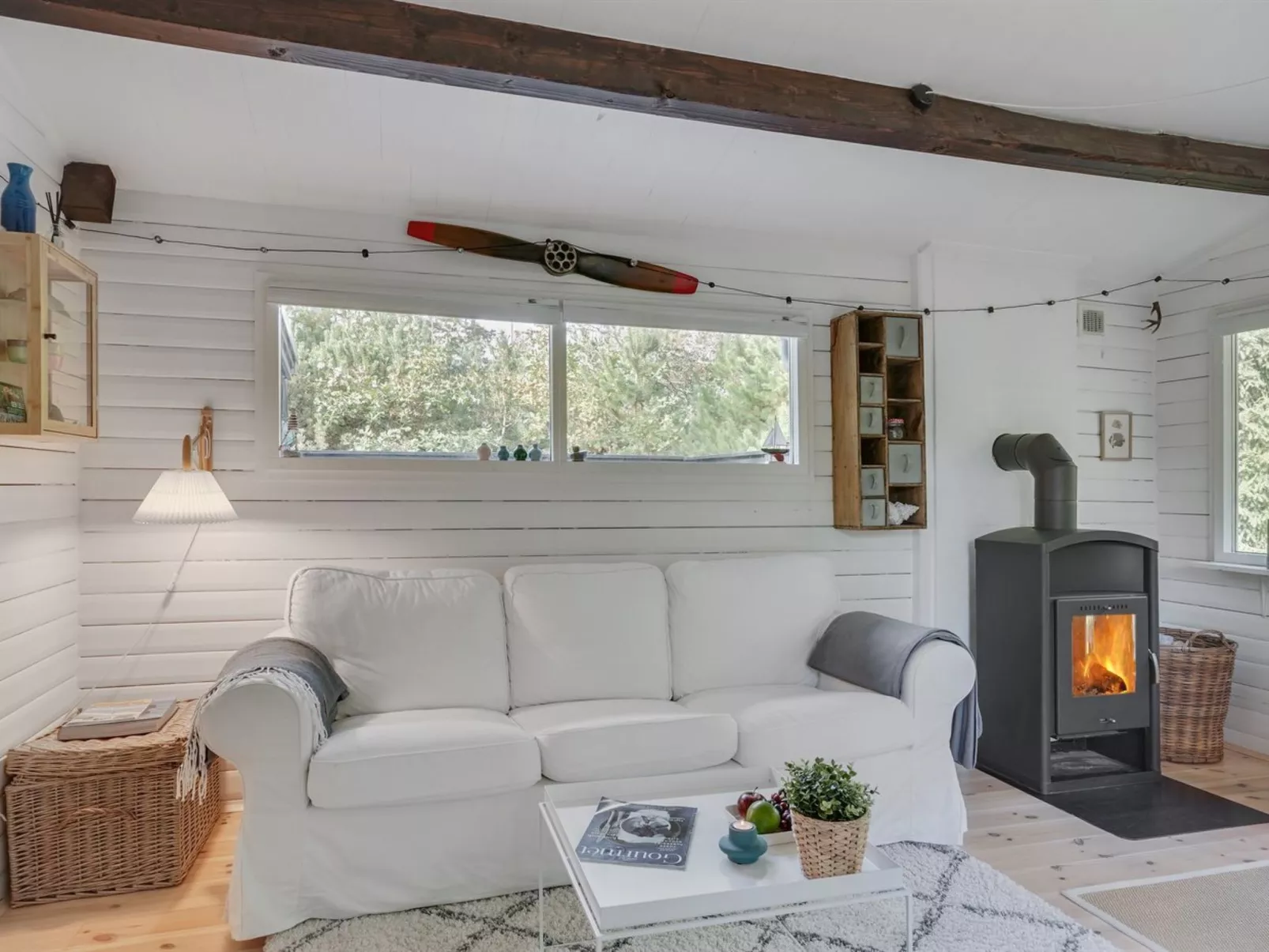 "Susannah" -  from the sea-Drinnen