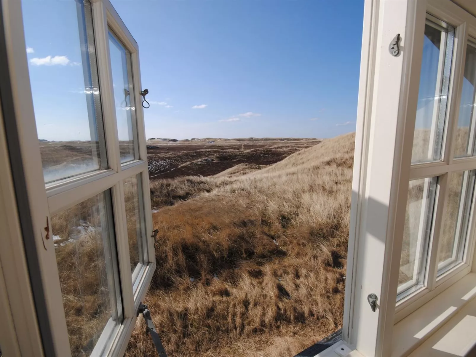 "Swanja" -  from the sea-Inside