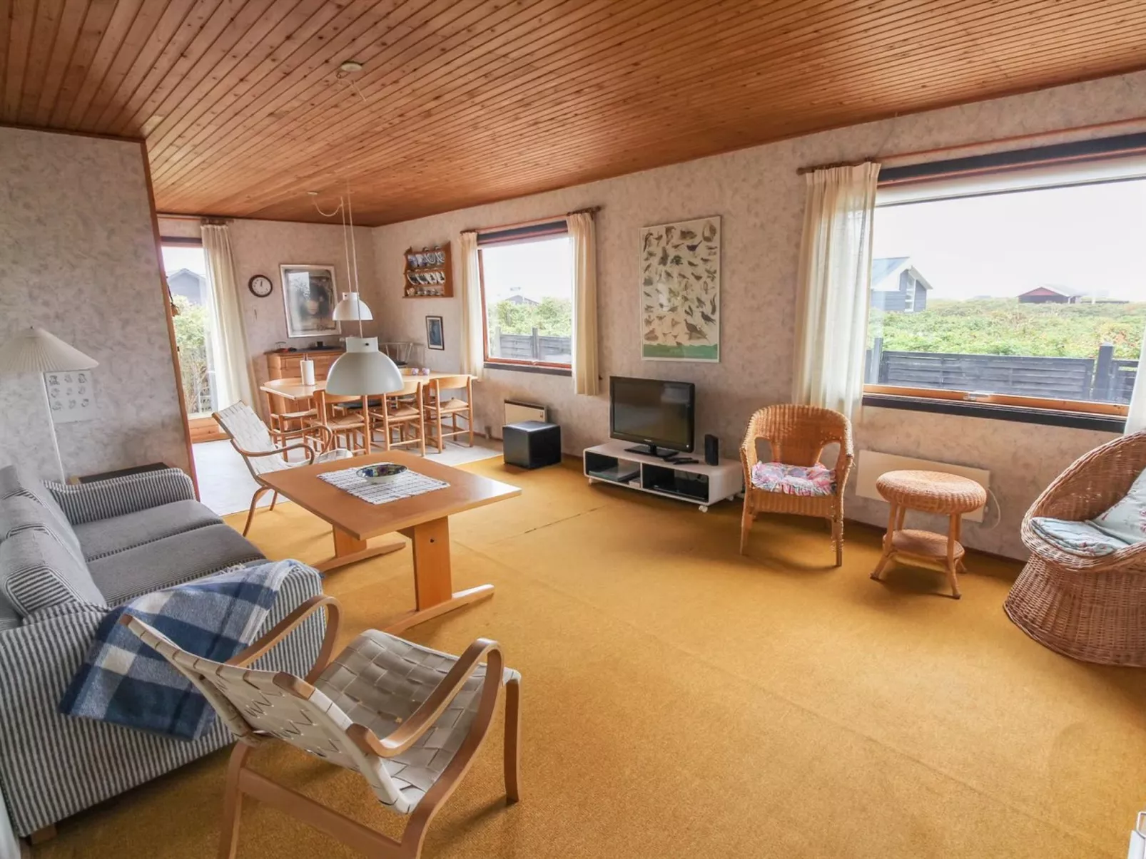 "Jerk" - 250m from the sea-Inside