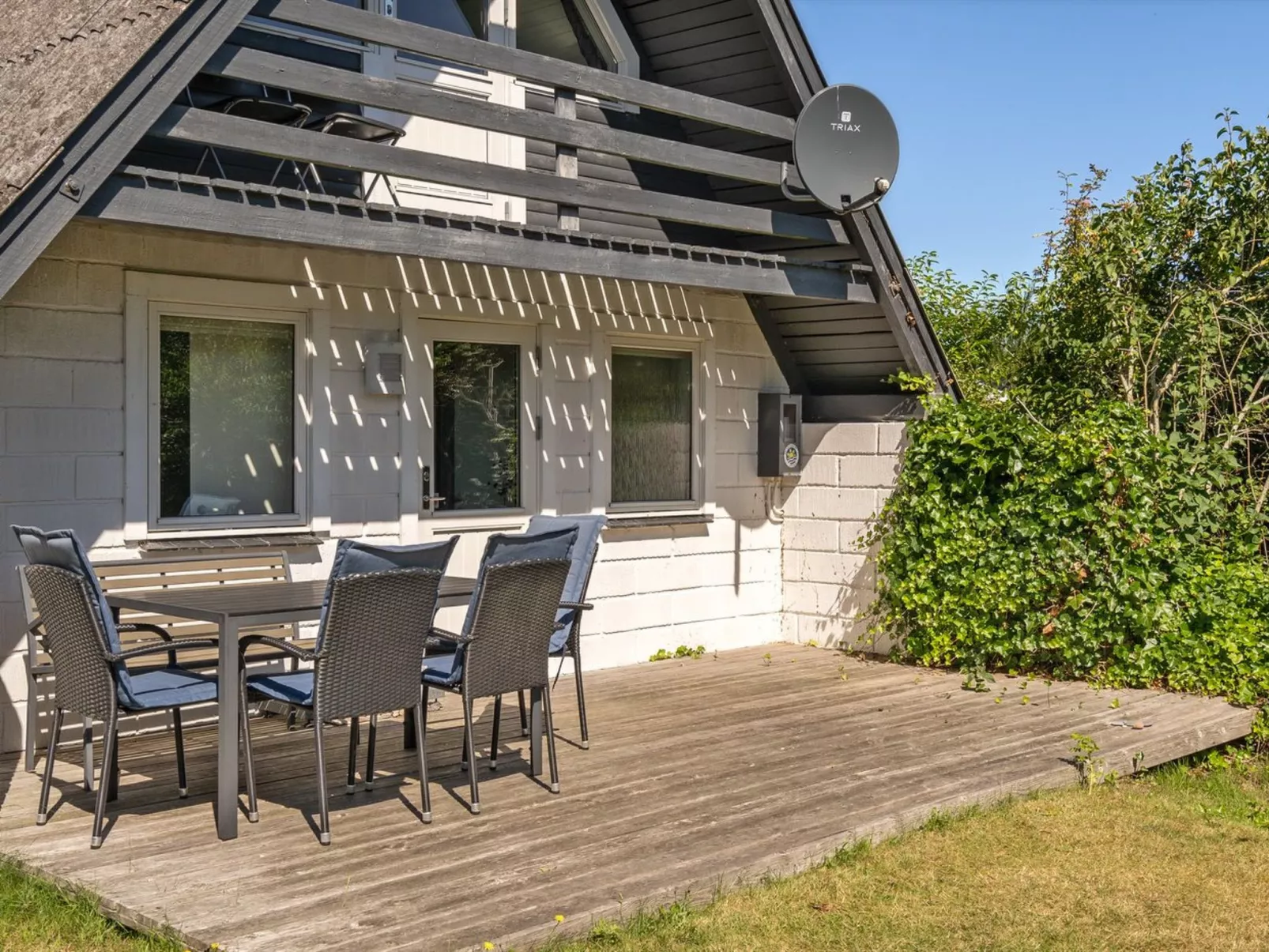 "Amelia" - 250m to the fjord-Outside