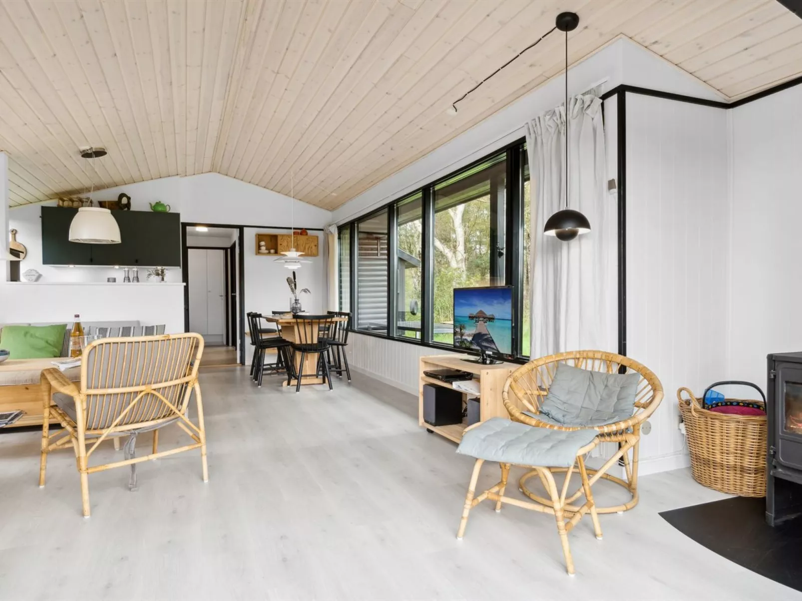 "Shayene" - 2.5km from the sea-Dedans