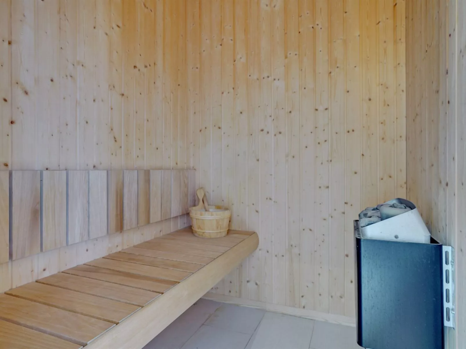 "Merisa" - 2.5km from the sea-Dedans