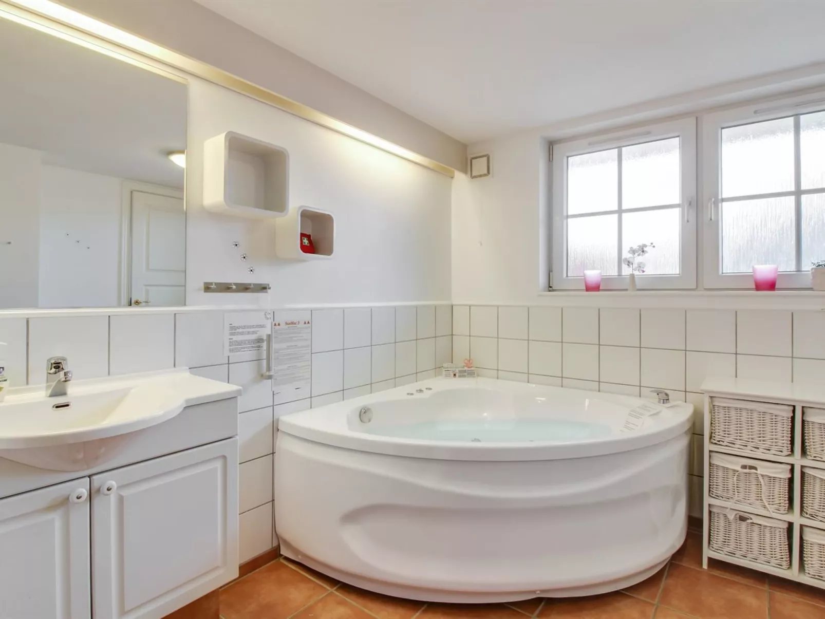 "Guthir" - 1.2km from the sea-Inside