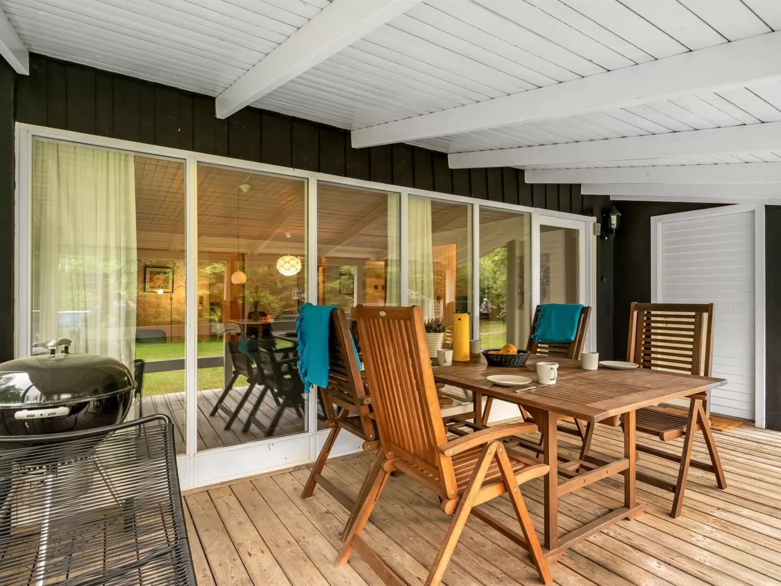 "Fergie" - 400m from the sea-Outside