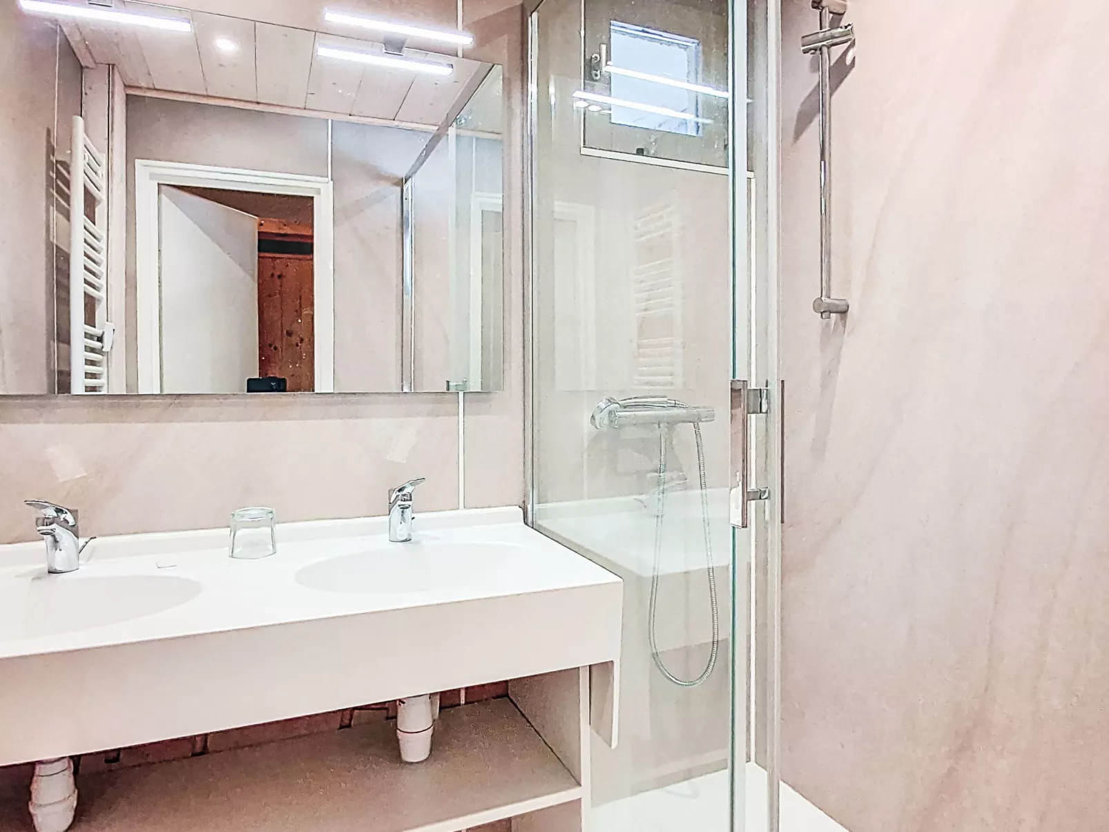 Le Pramecou (Val Claret)-Inside