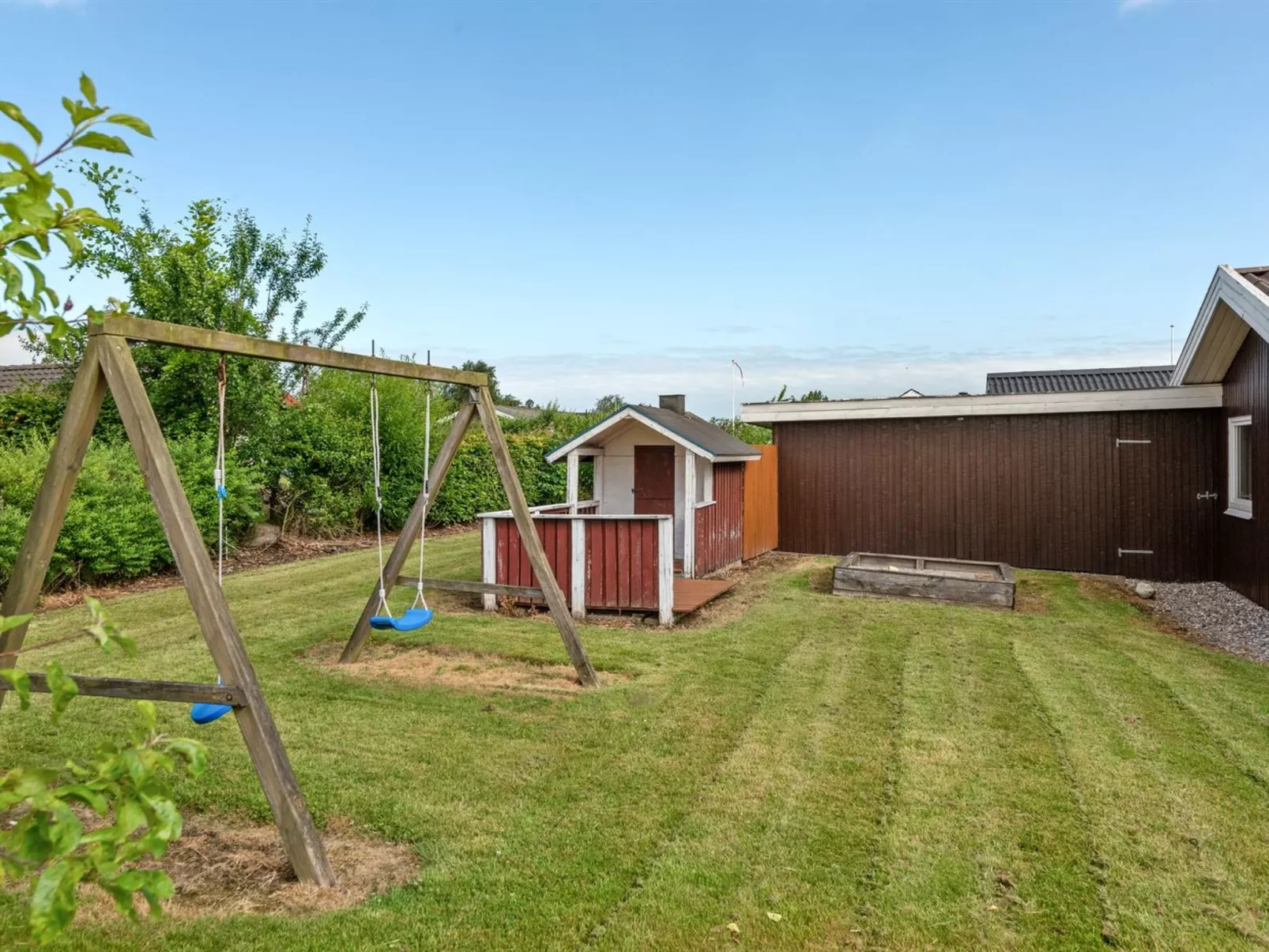 "Ellyn" - 500m from the sea-Draußen