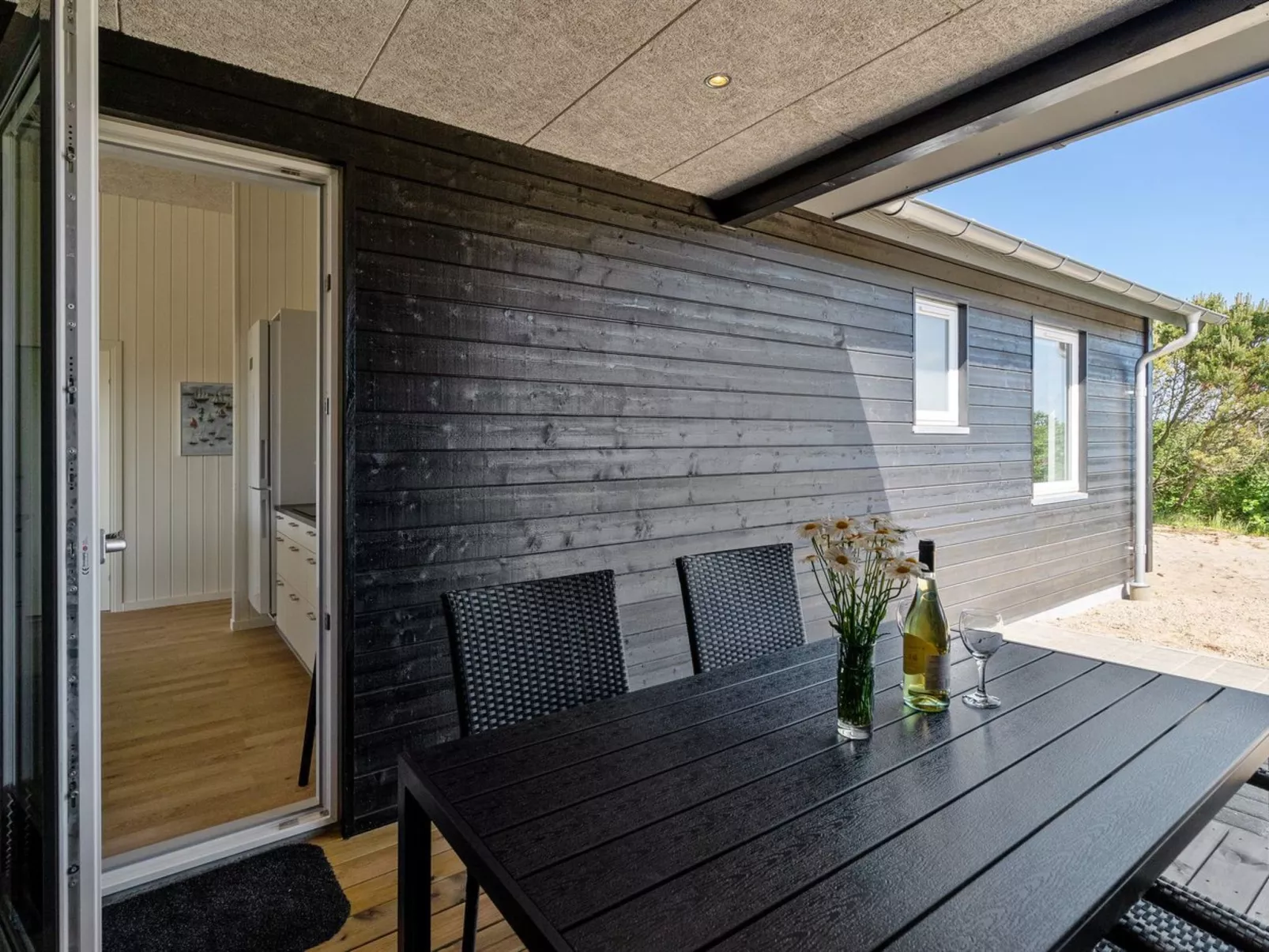 "Alvhild" -  from the sea-Dehors