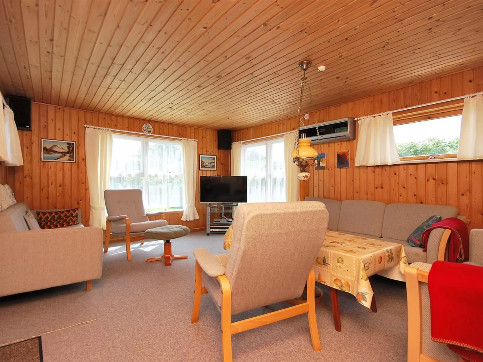 "Nore" - 350m from the sea-Inside