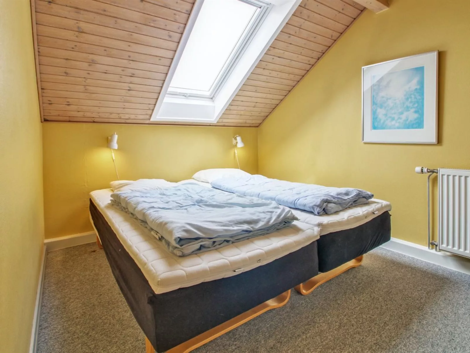 "Rebus" - 2.3km from the sea - Drinnen