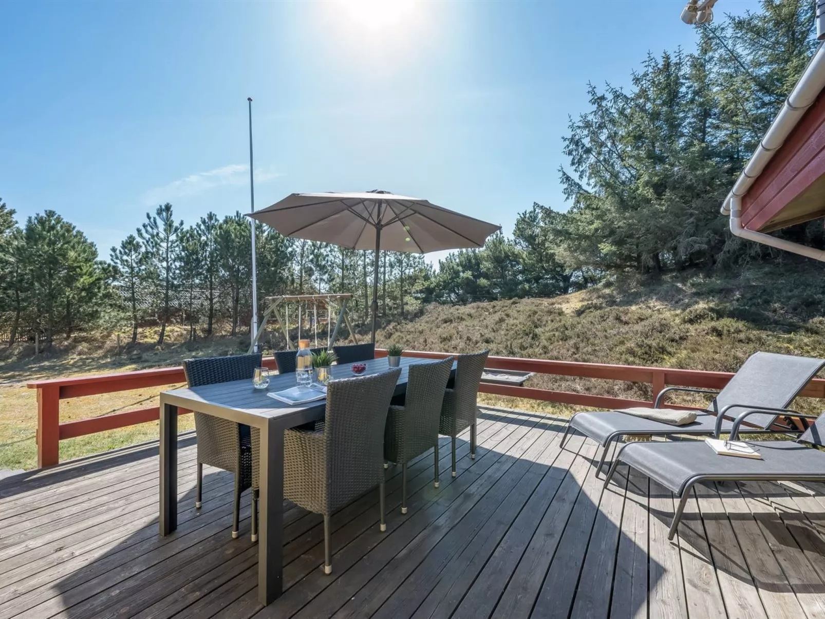 "Yaris" - 800m to the fjord-Outside