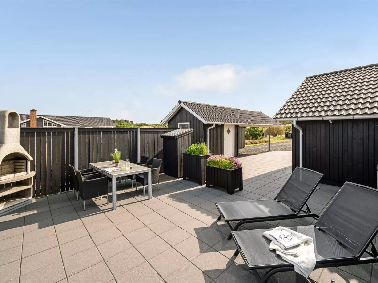 "Christan" - 1.2km from the sea-Outside