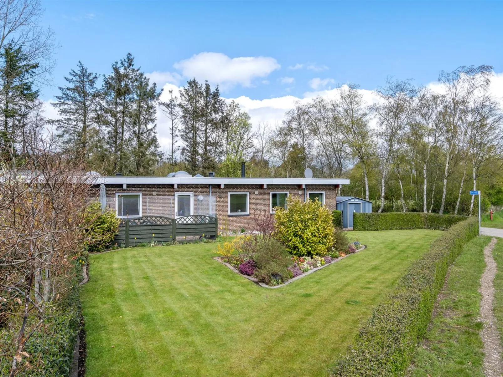 "Vogn" - 500m to the fjord-Outside