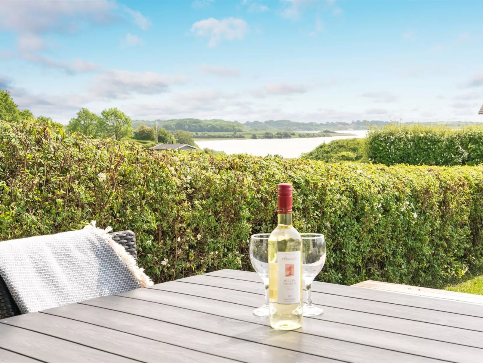 "Ølwir" - 400m to the fjord-Dehors