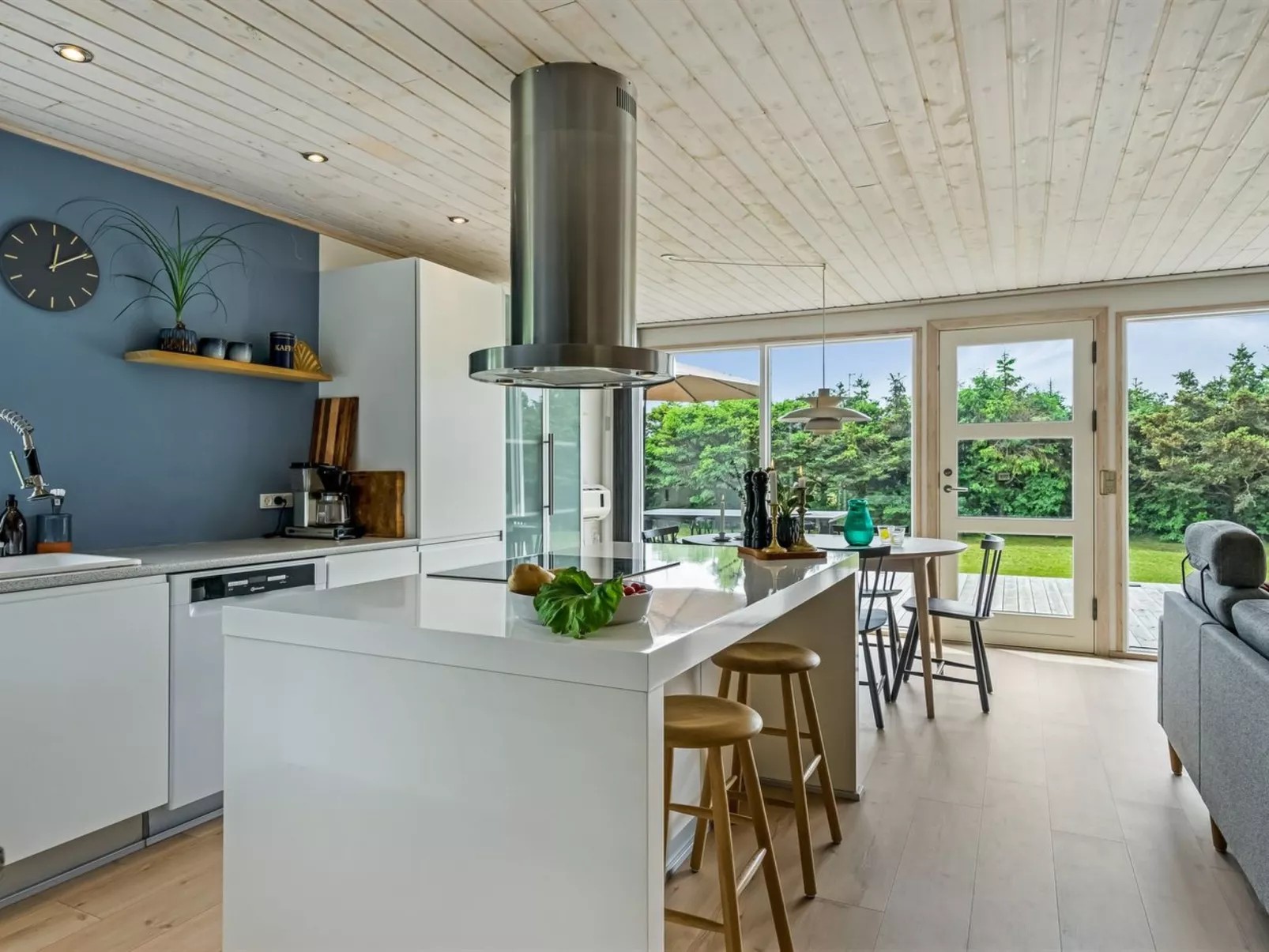 "Ingiald" - 600m from the sea-Drinnen