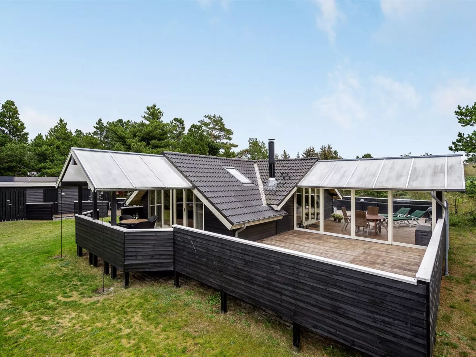 "Medard" - 2km from the sea-Outside