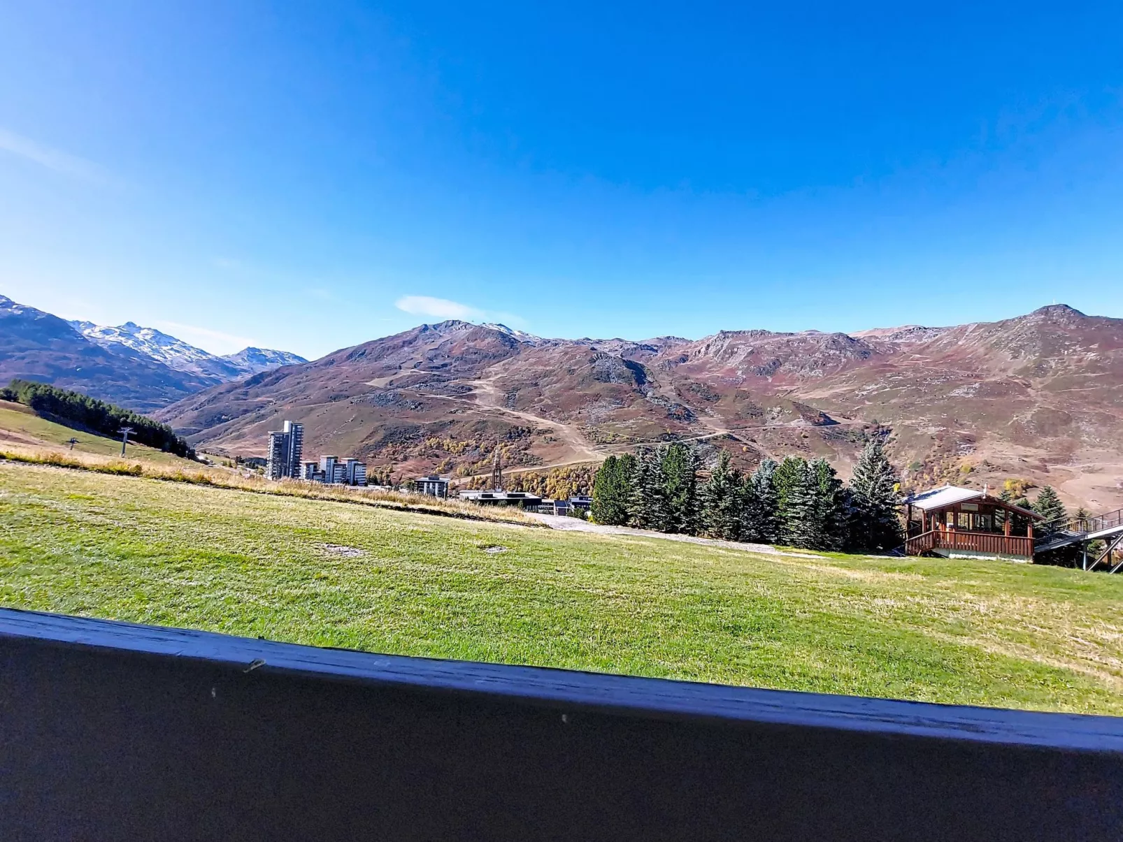 Brelin Evons R05-Draußen