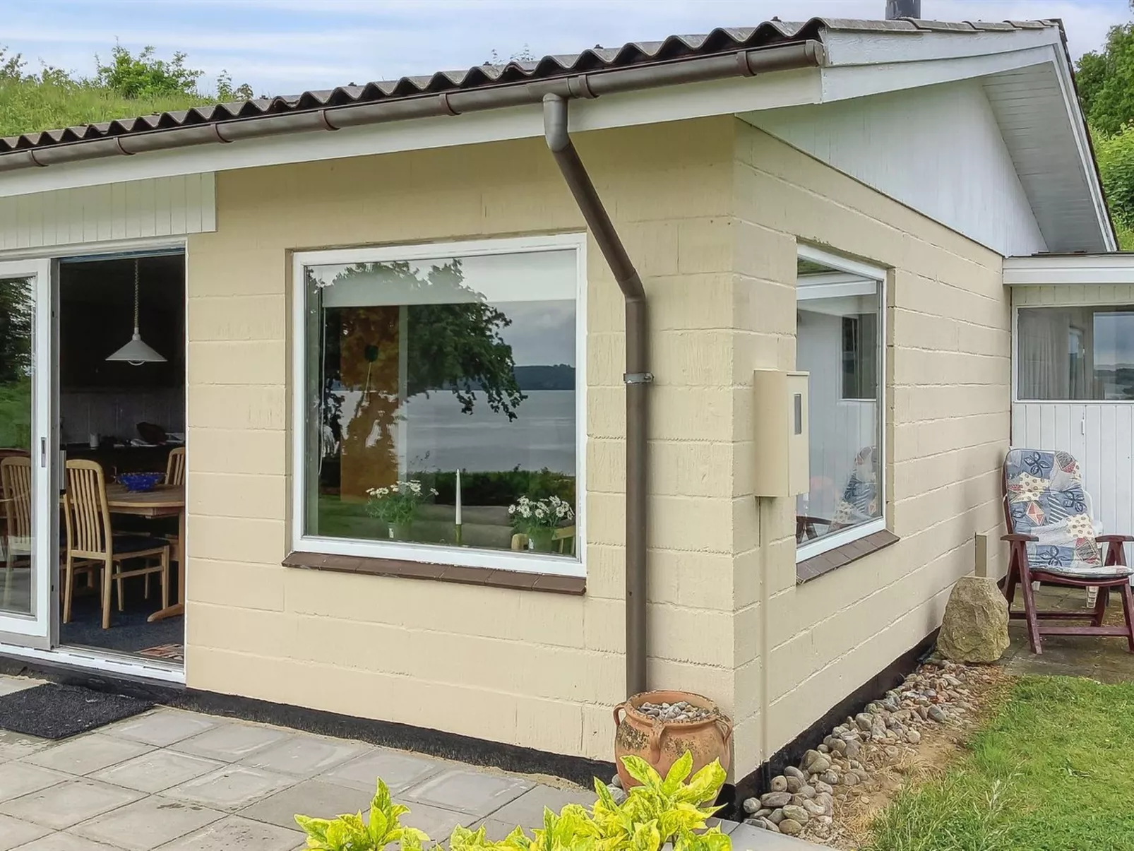 "Launo" - 150m to the fjord-Outside