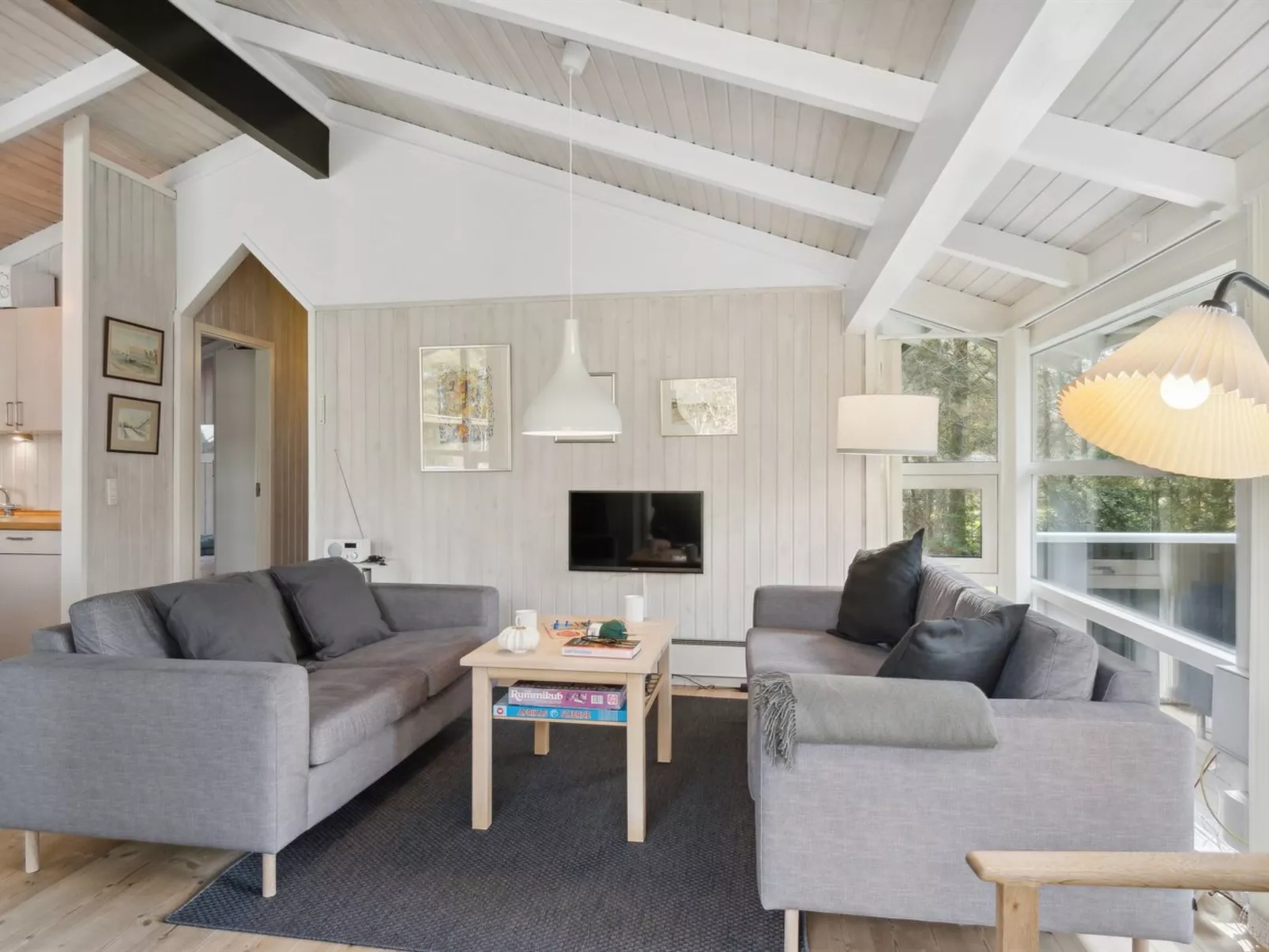 "Nafne" - 500m from the sea-Drinnen