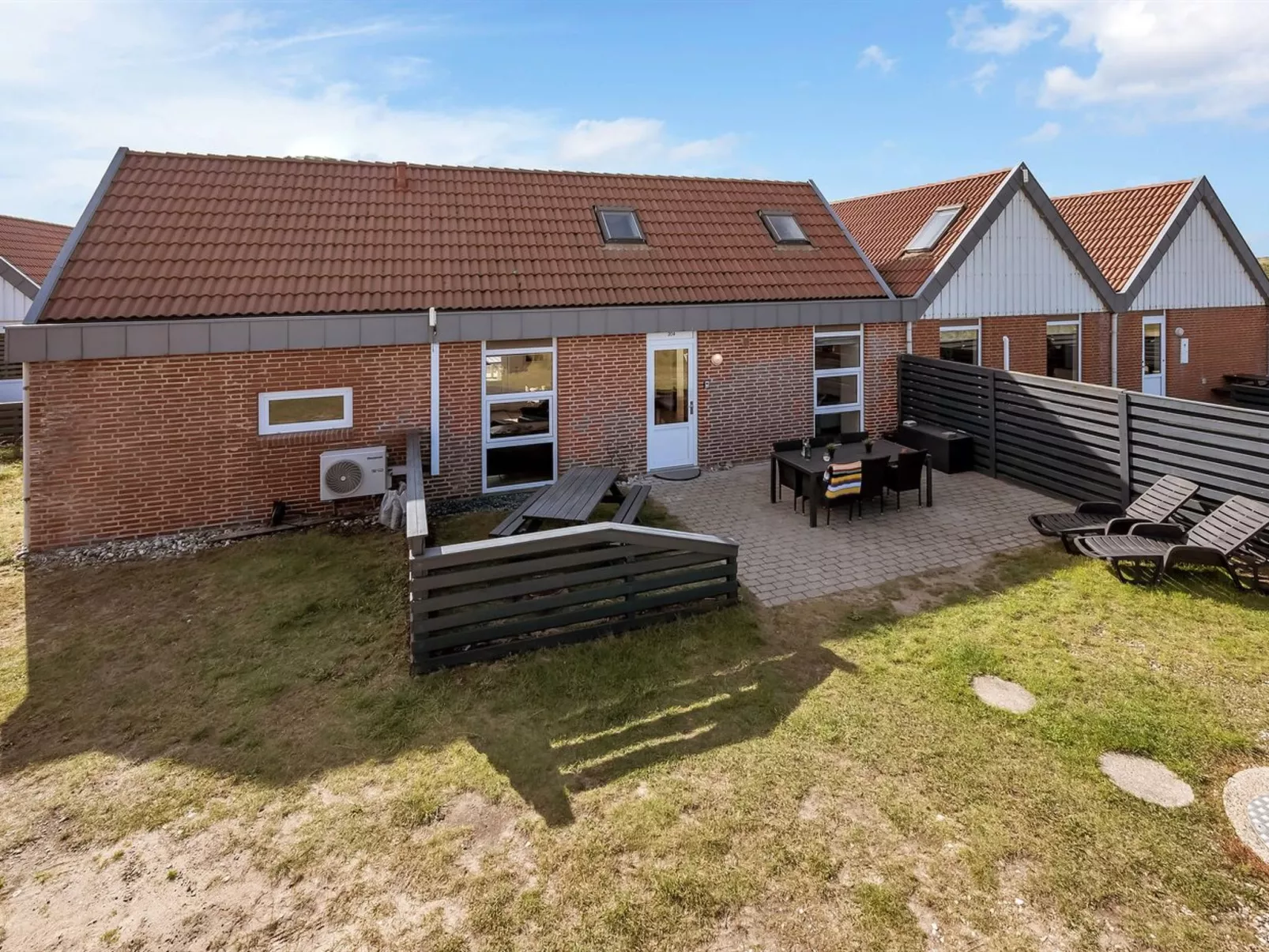 "Teresia" - 600m from the sea-Draußen