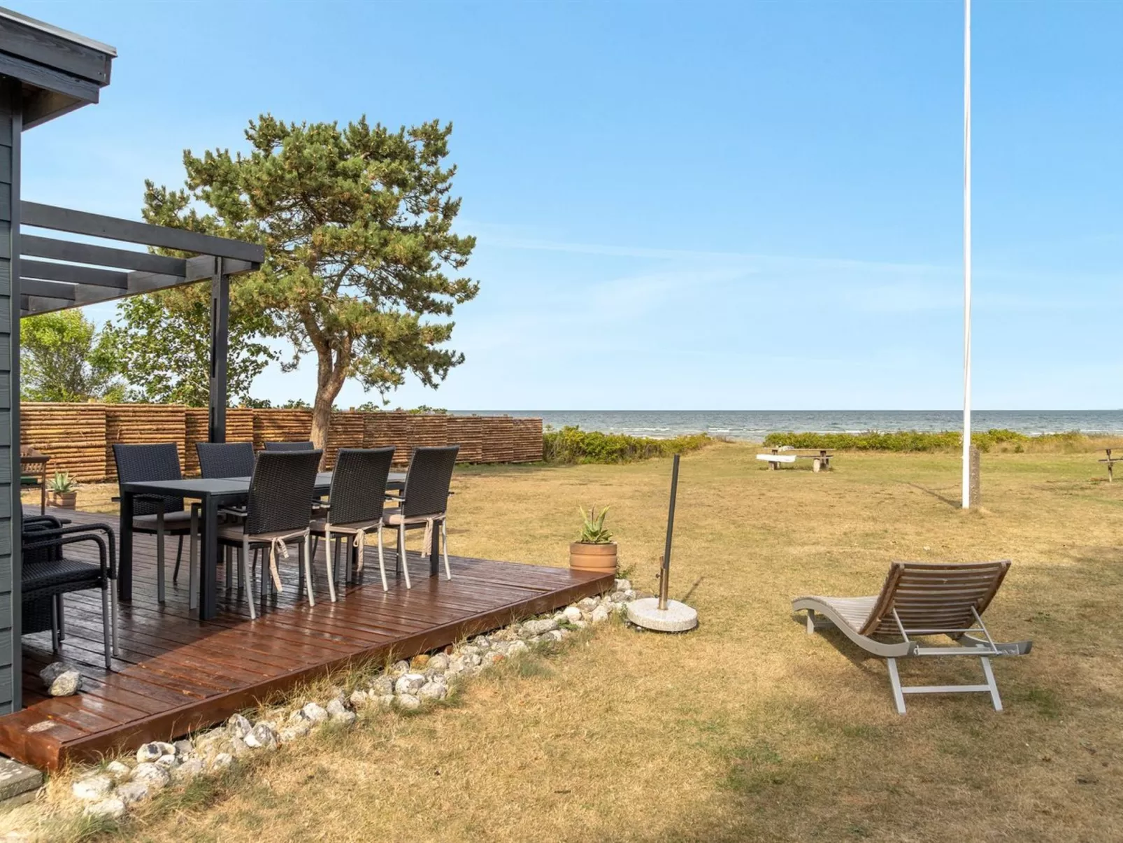 "Sigurd" - 20m from the sea-Outside