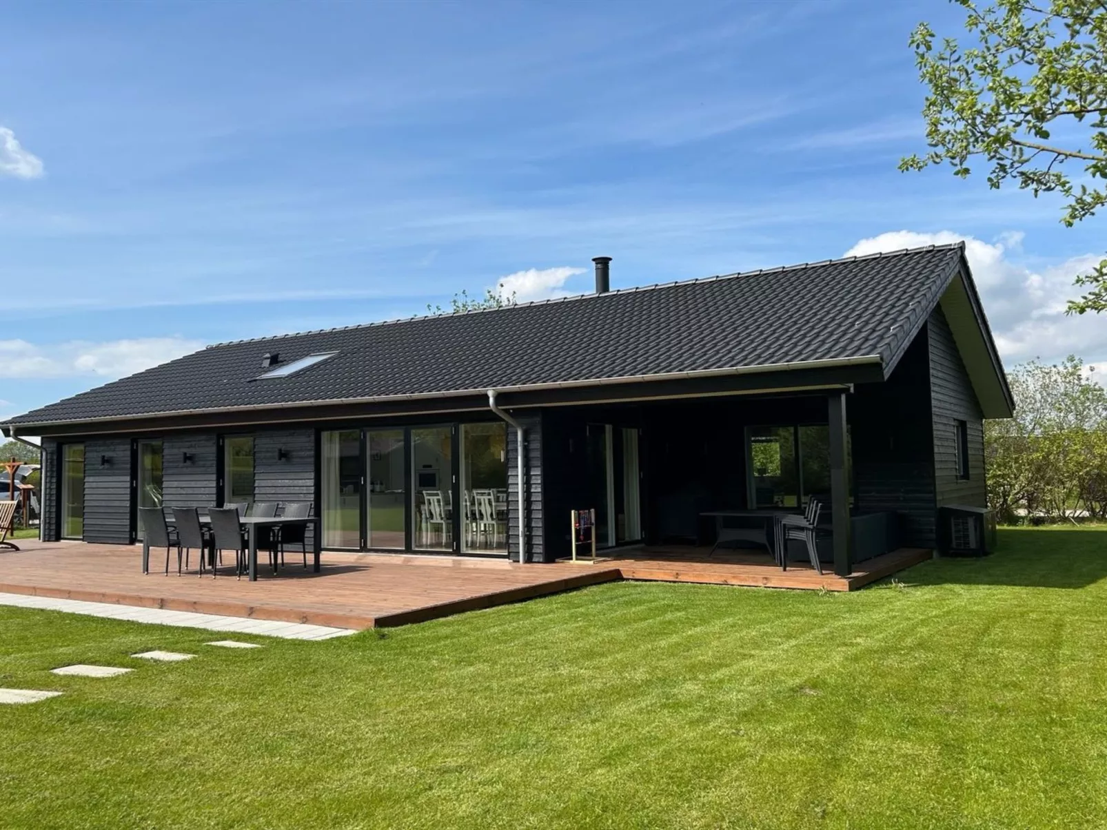 "Hasten" - 600m from the sea-Outside