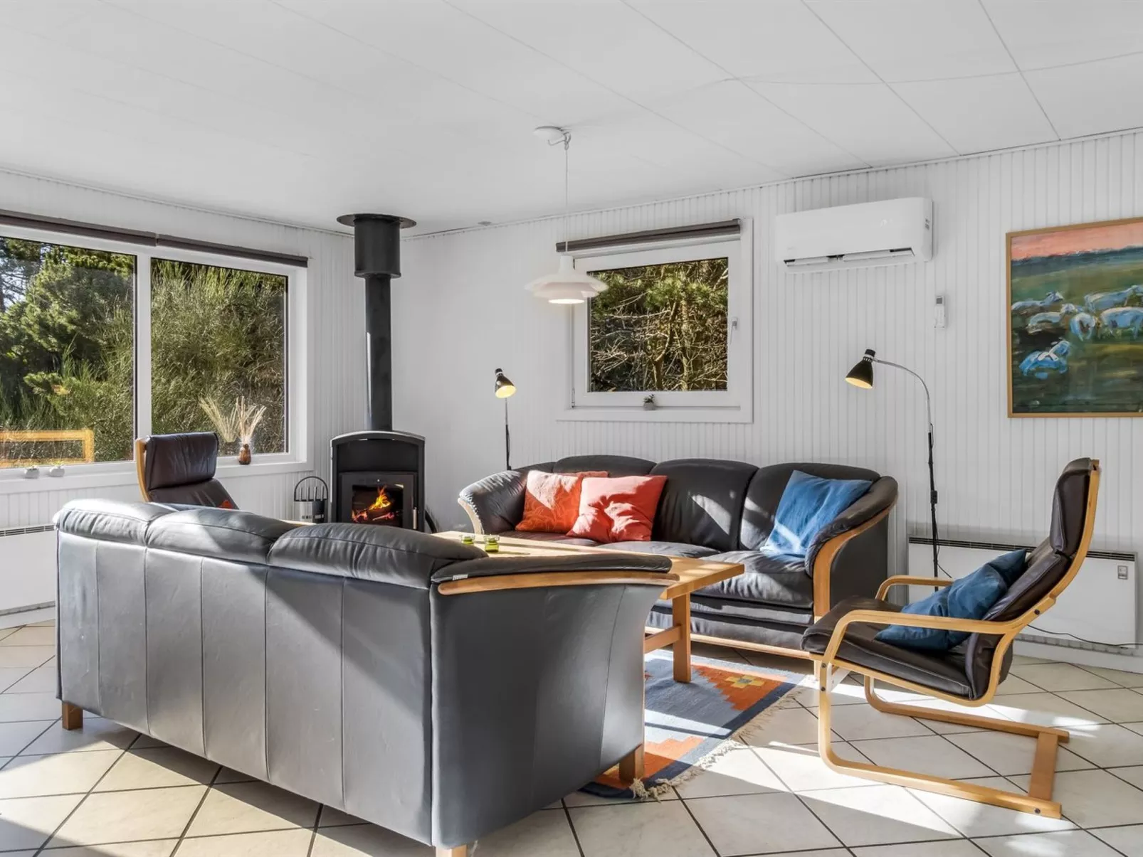 "Arnold" - 3.3km from the sea-Dedans