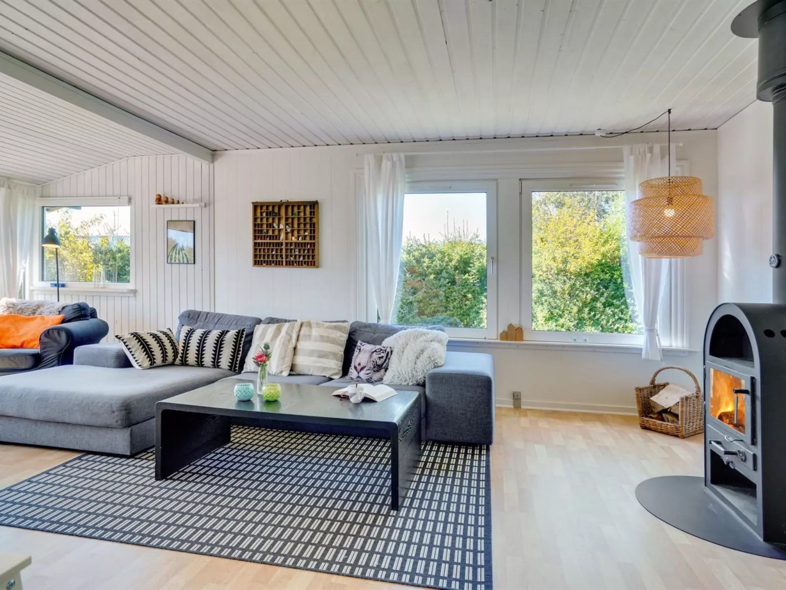 "Savina" -  from the sea-Drinnen