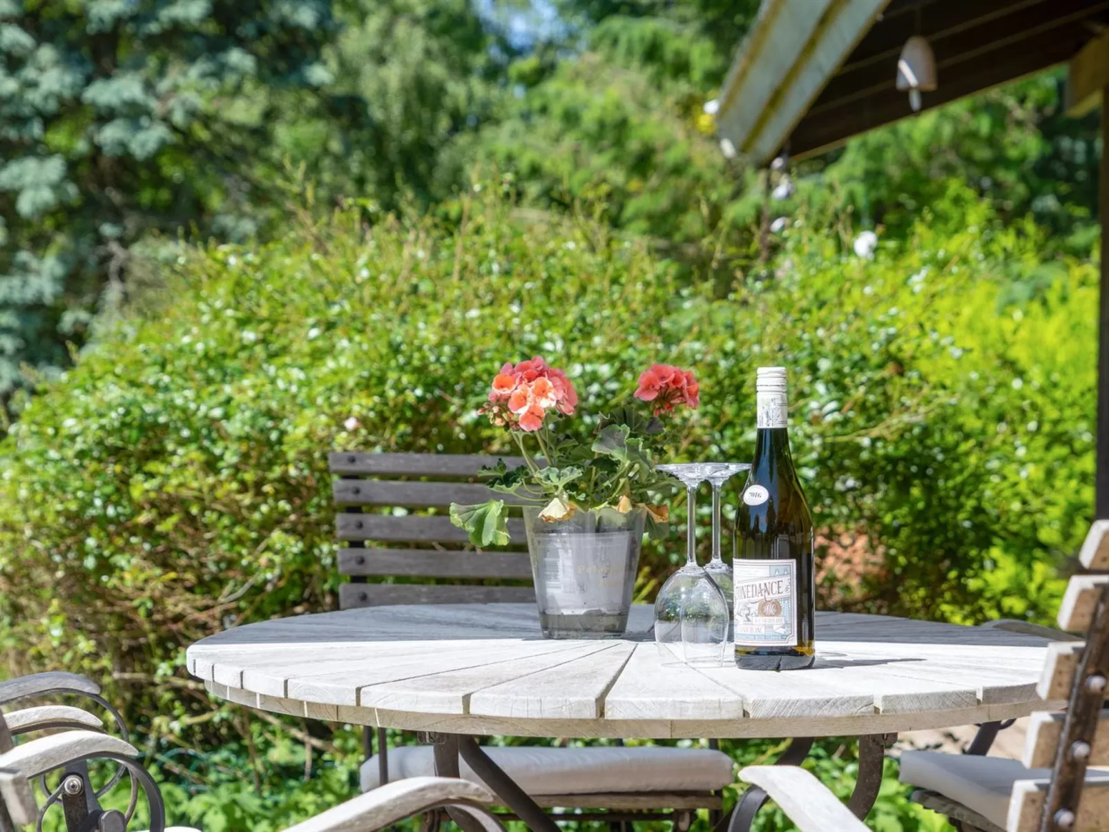 "Naira" - 1.8km from the sea-Outside