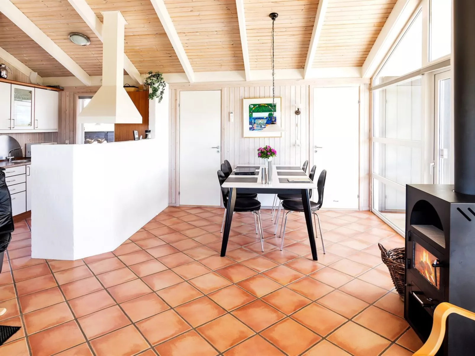 "Elvie" - 200m from the sea-Dedans