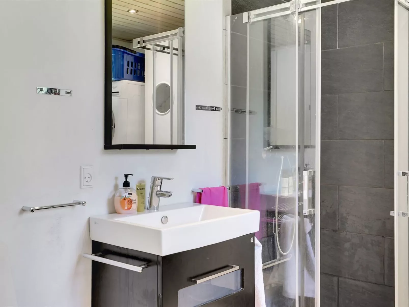 "Gisele" - 30km from the sea-Drinnen