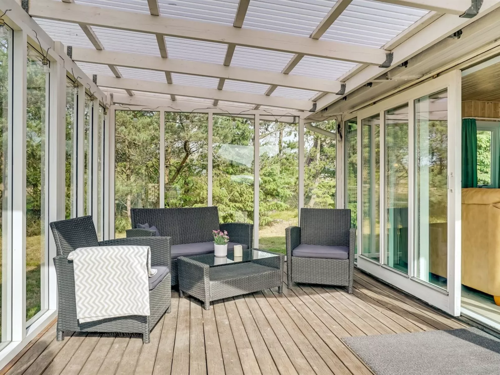 "Hughlek" - 900m from the sea-Drinnen