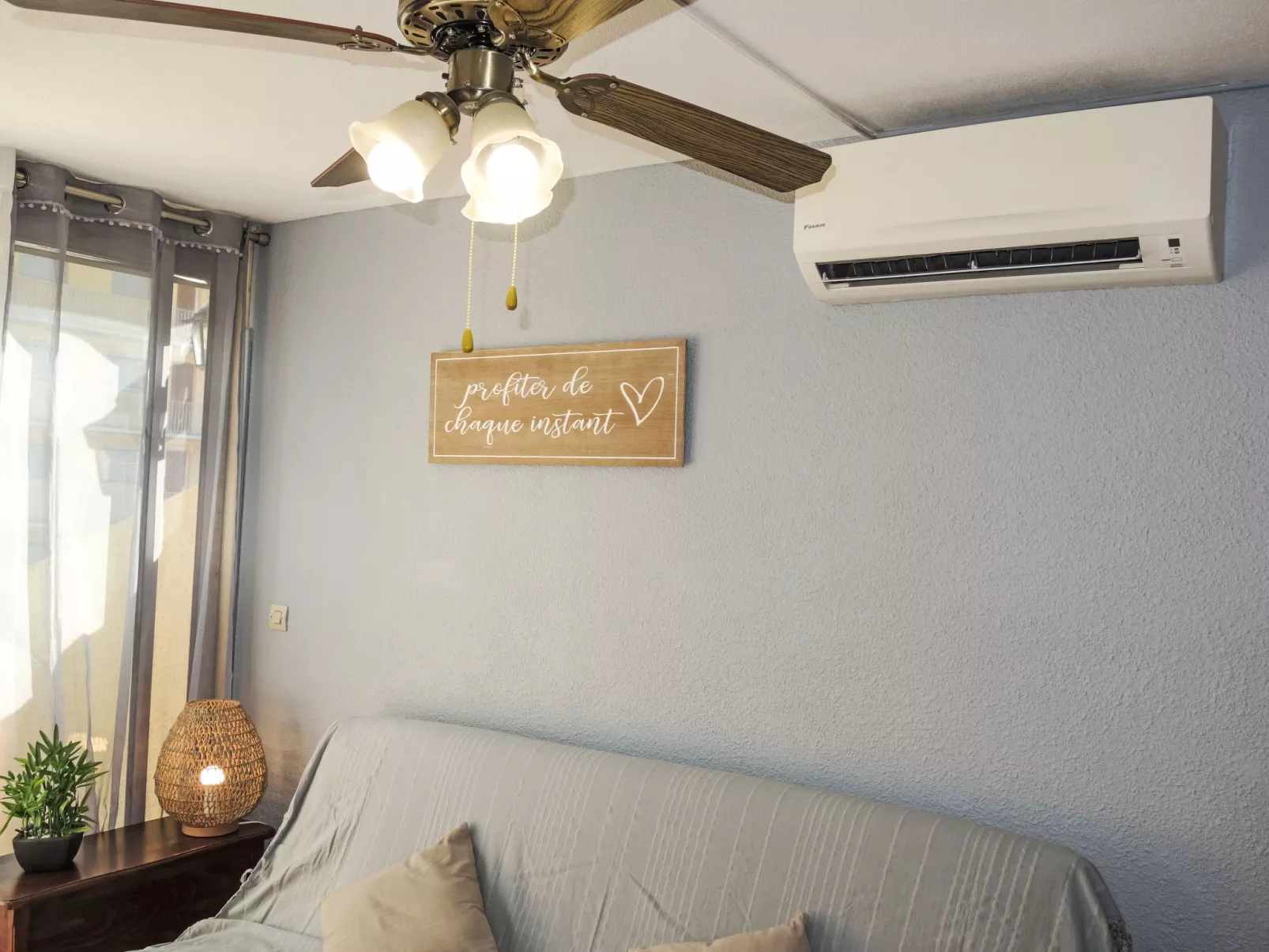 Les Mas de La Mer-Drinnen