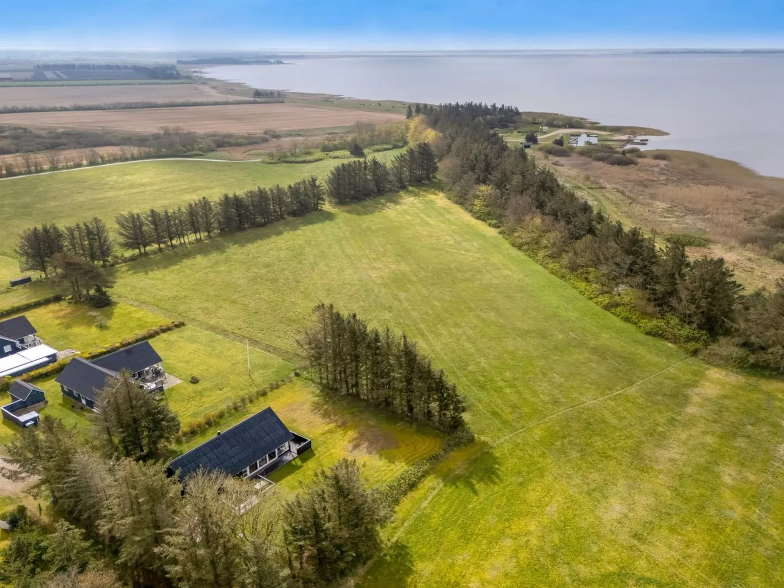 "Aleida" - 100m to the fjord-Outside