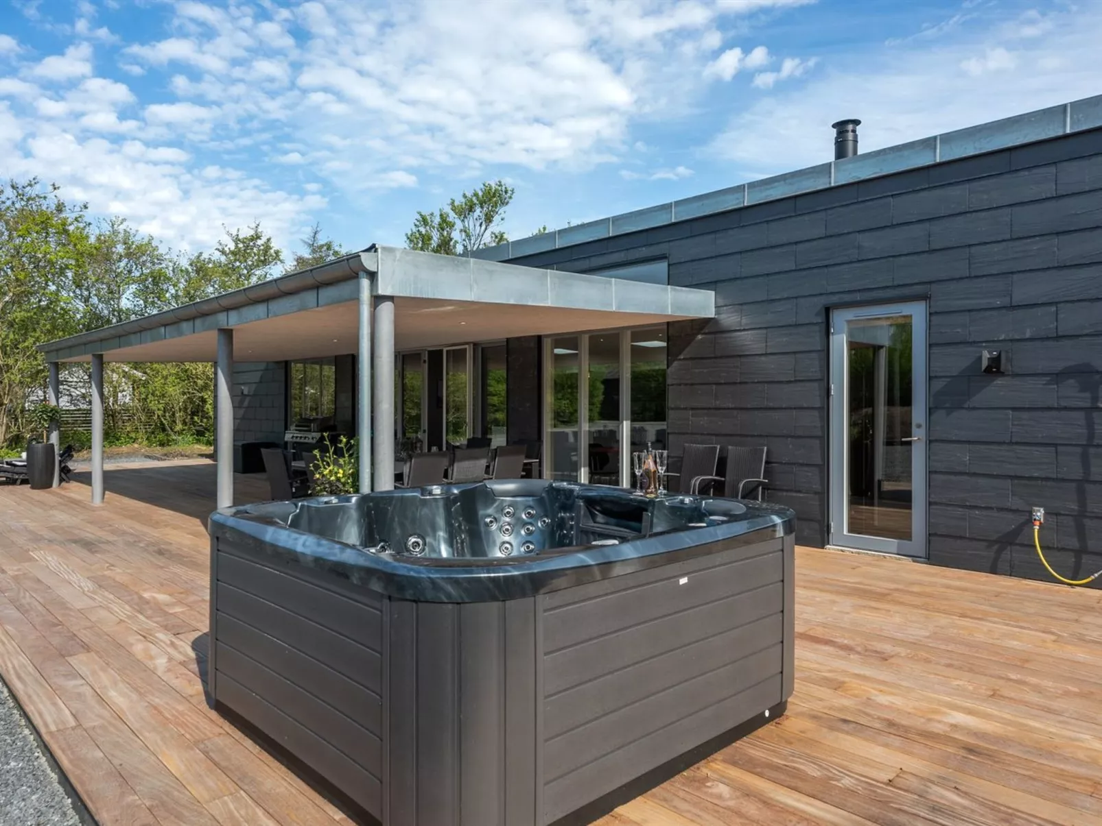 "Hiorulf" - 1.4km from the sea-Inside