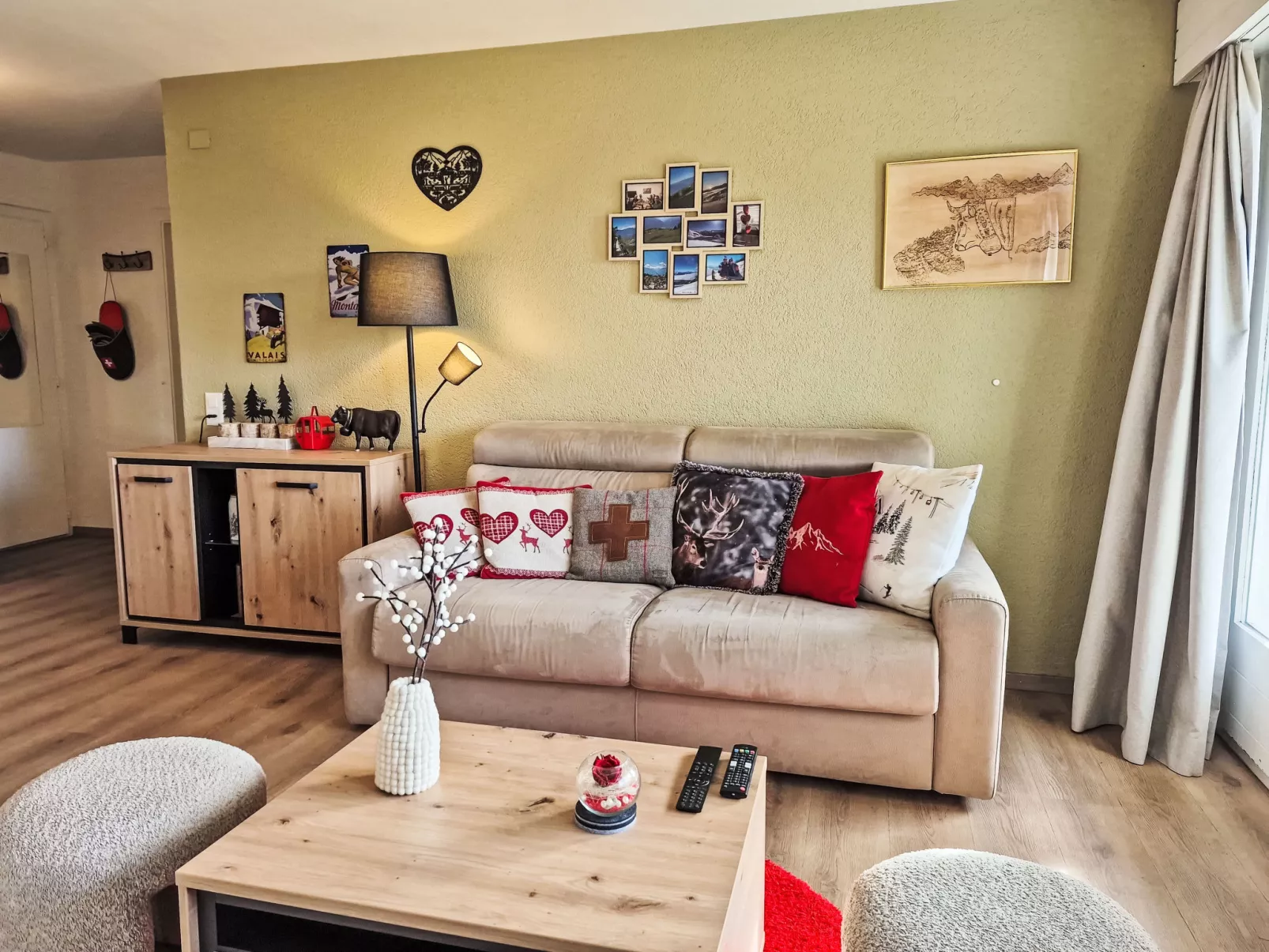 Les Essampilles 25-Dedans