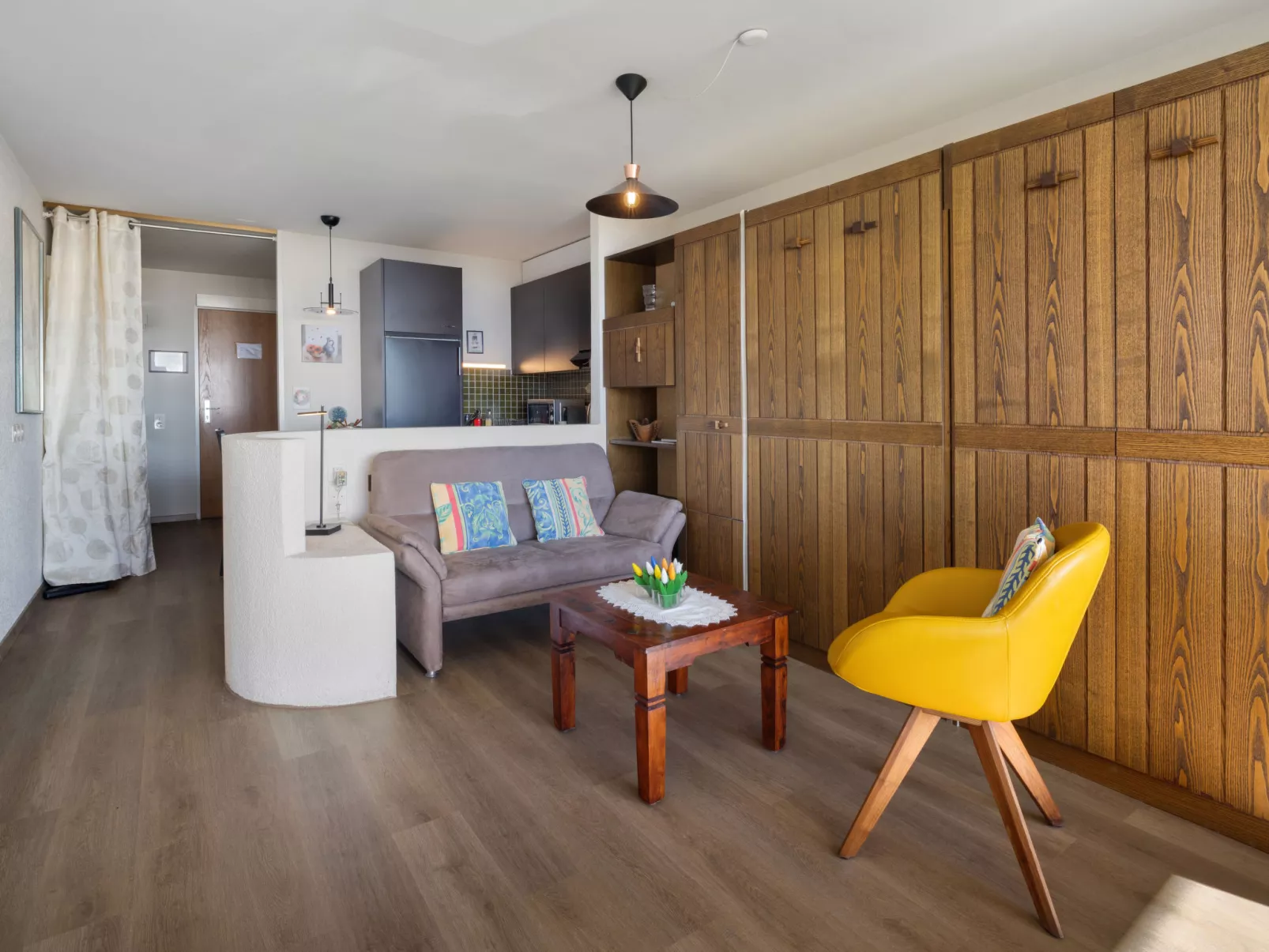 Jeanne D'Arc Apt. A-8-Inside