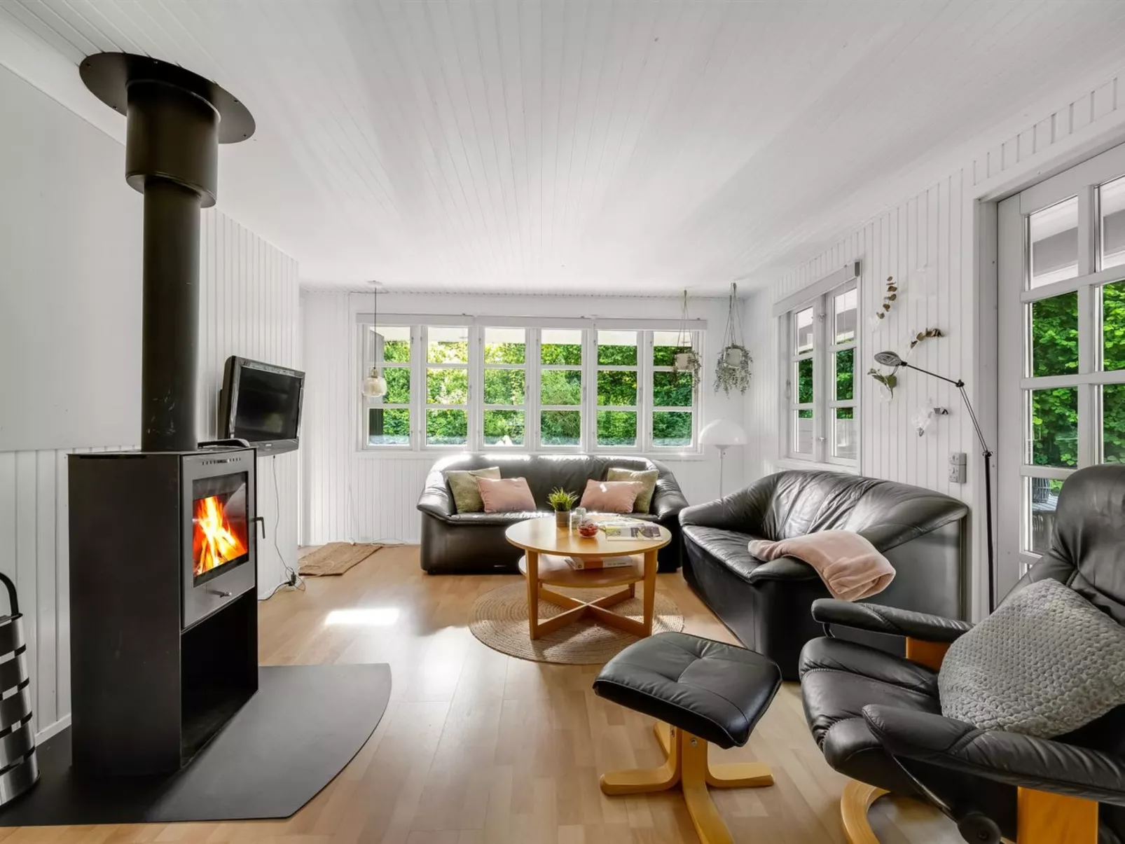 "Sunaj" -  from the sea-Drinnen