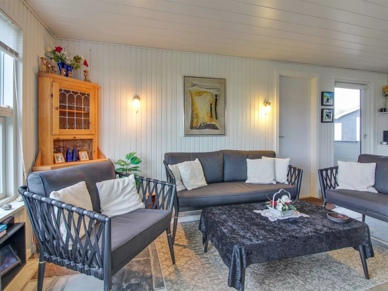 "Edvin" - 400m from the sea-Drinnen