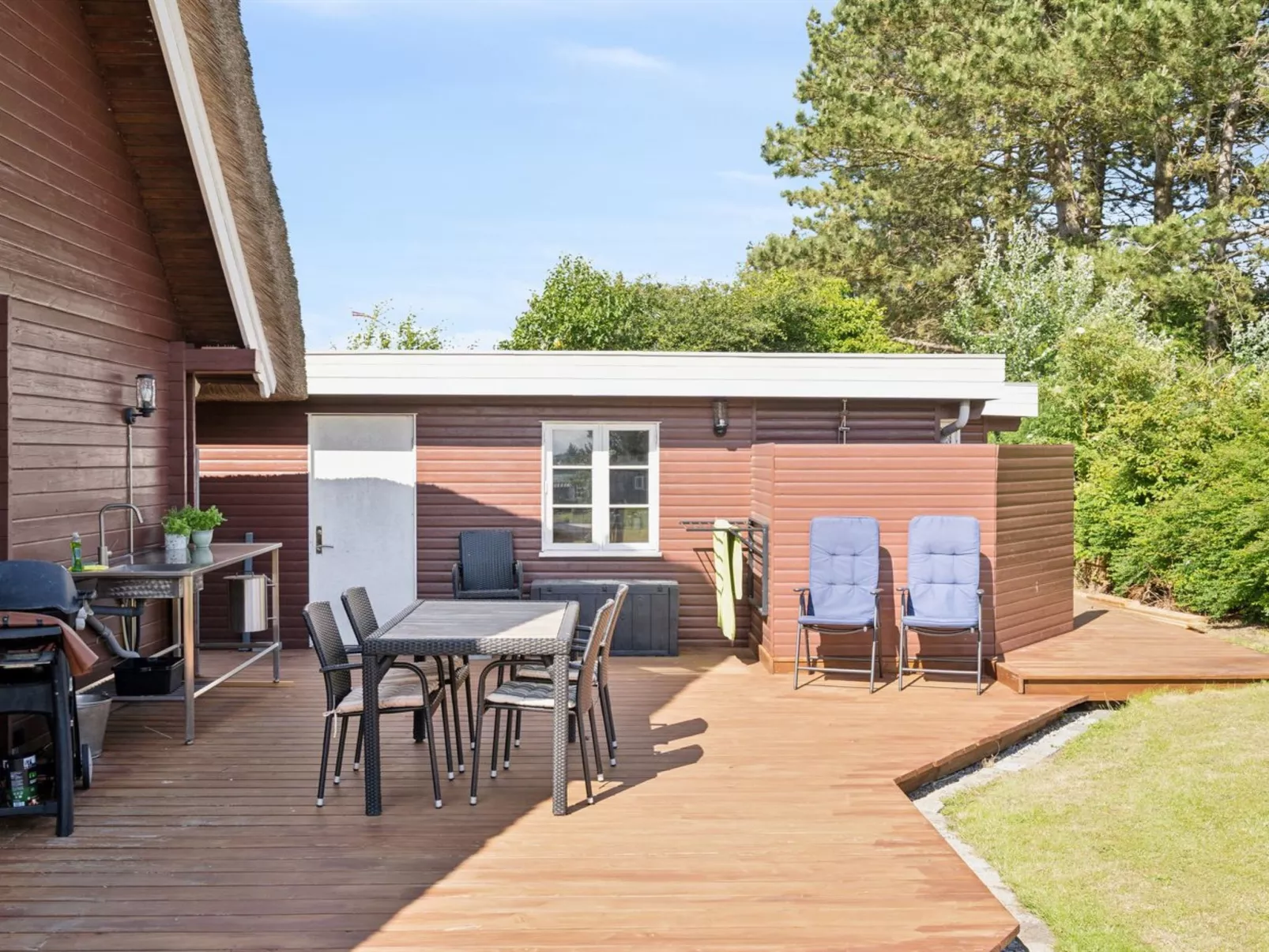 "Ginnie" - 300m from the sea-Outside