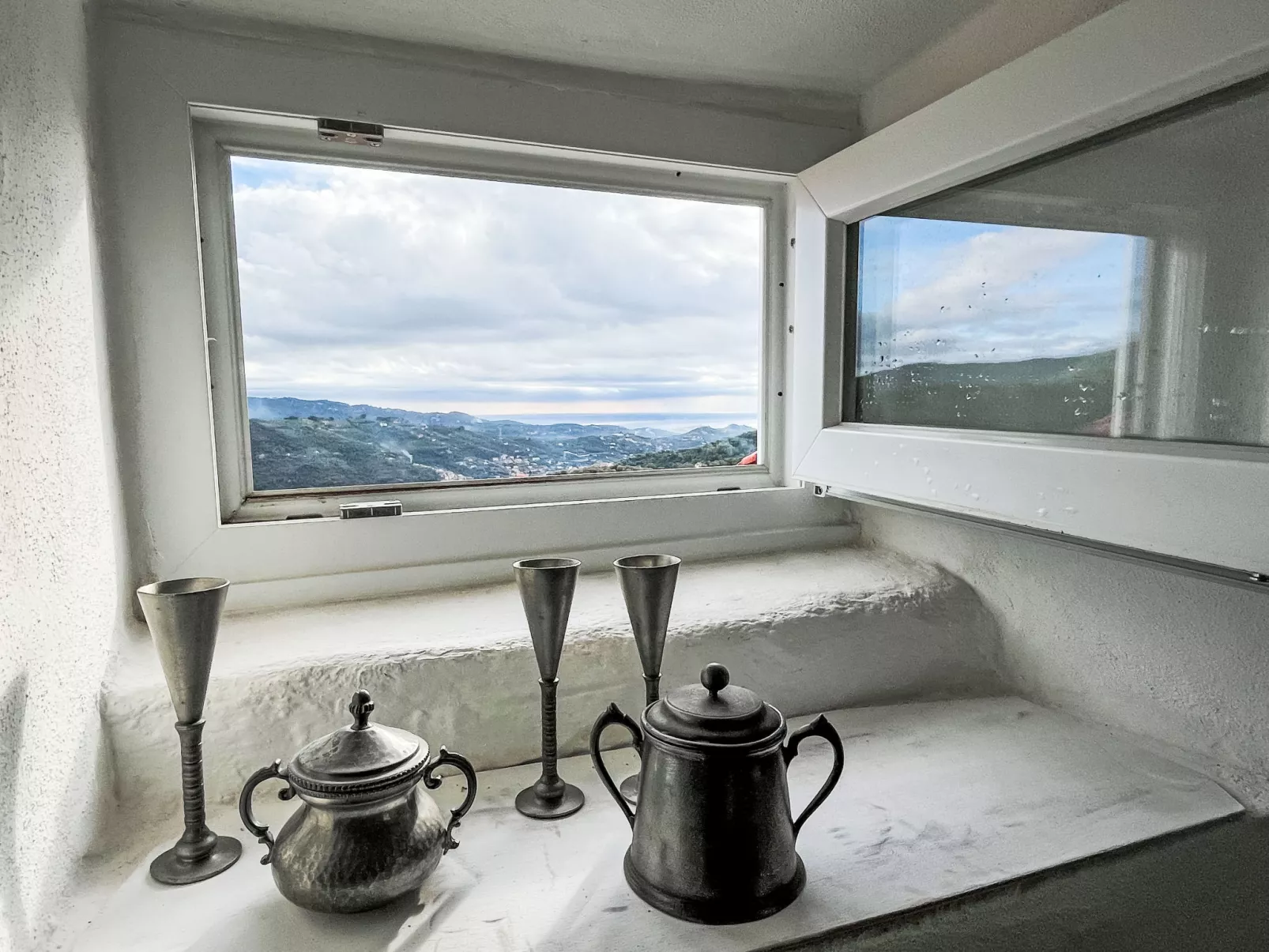 Bella Vista (DOL284)-Inside