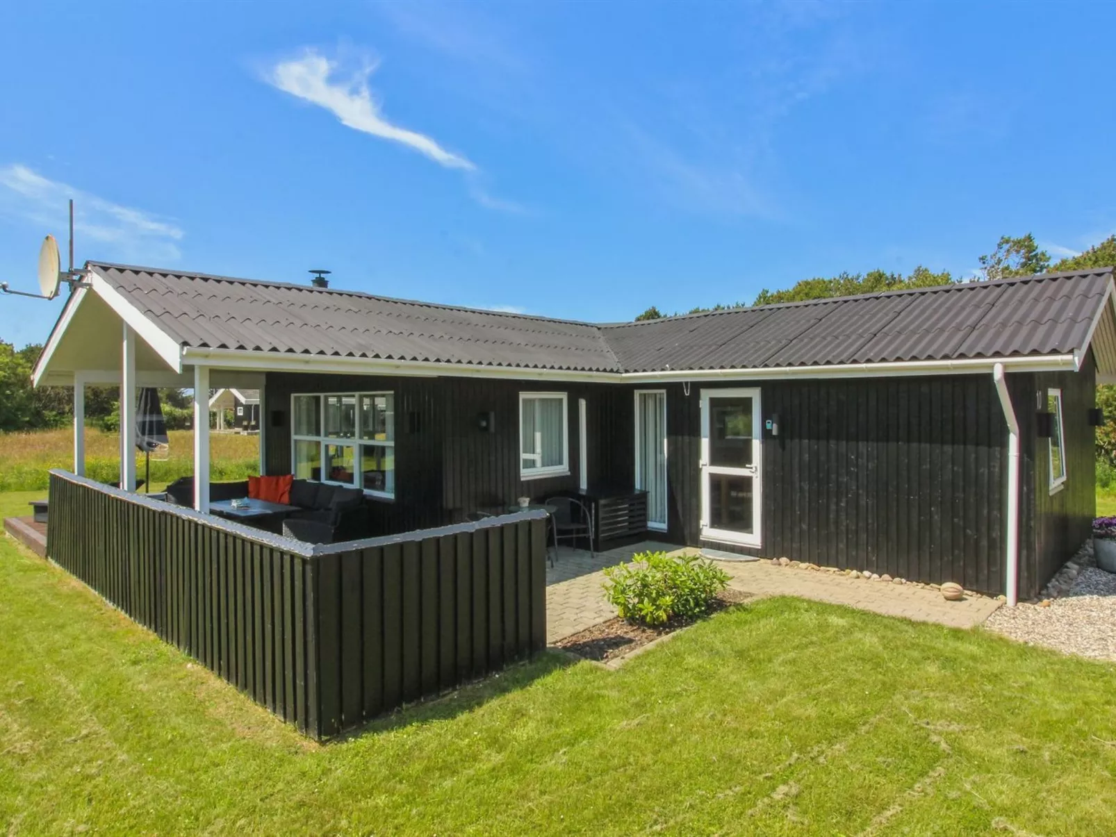 "Grit" - 650m from the sea-Draußen