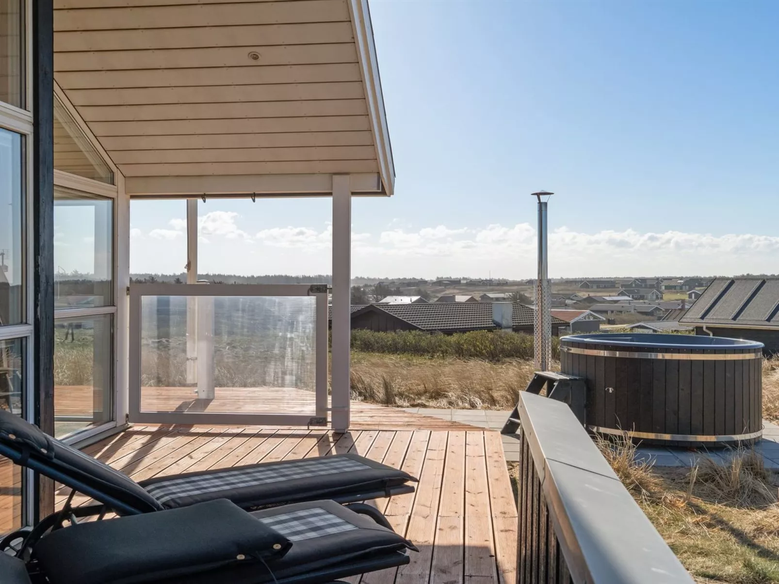 "Ulf" - 100m from the sea-Draußen