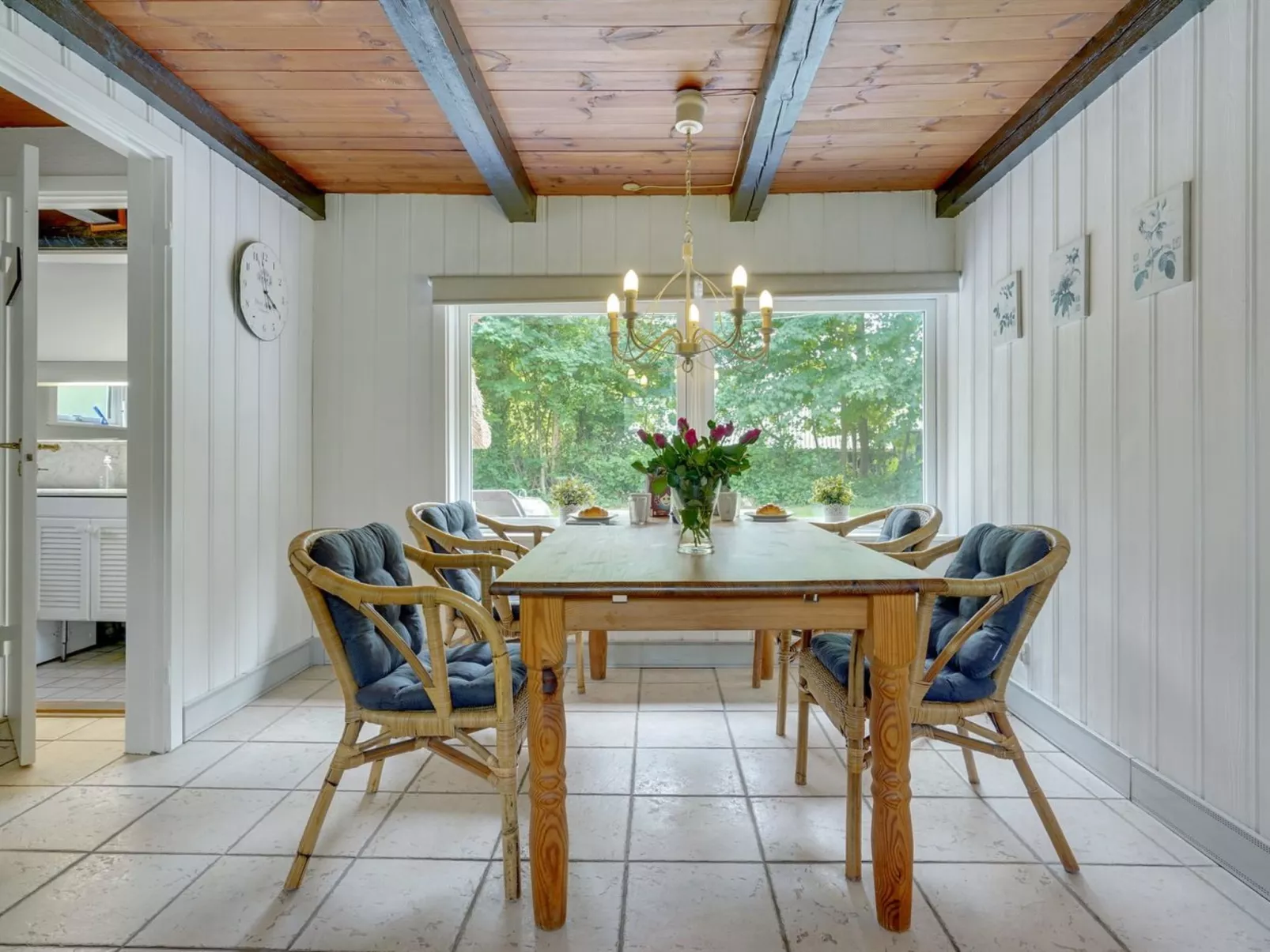 "Vemund" - 750m from the sea-Drinnen