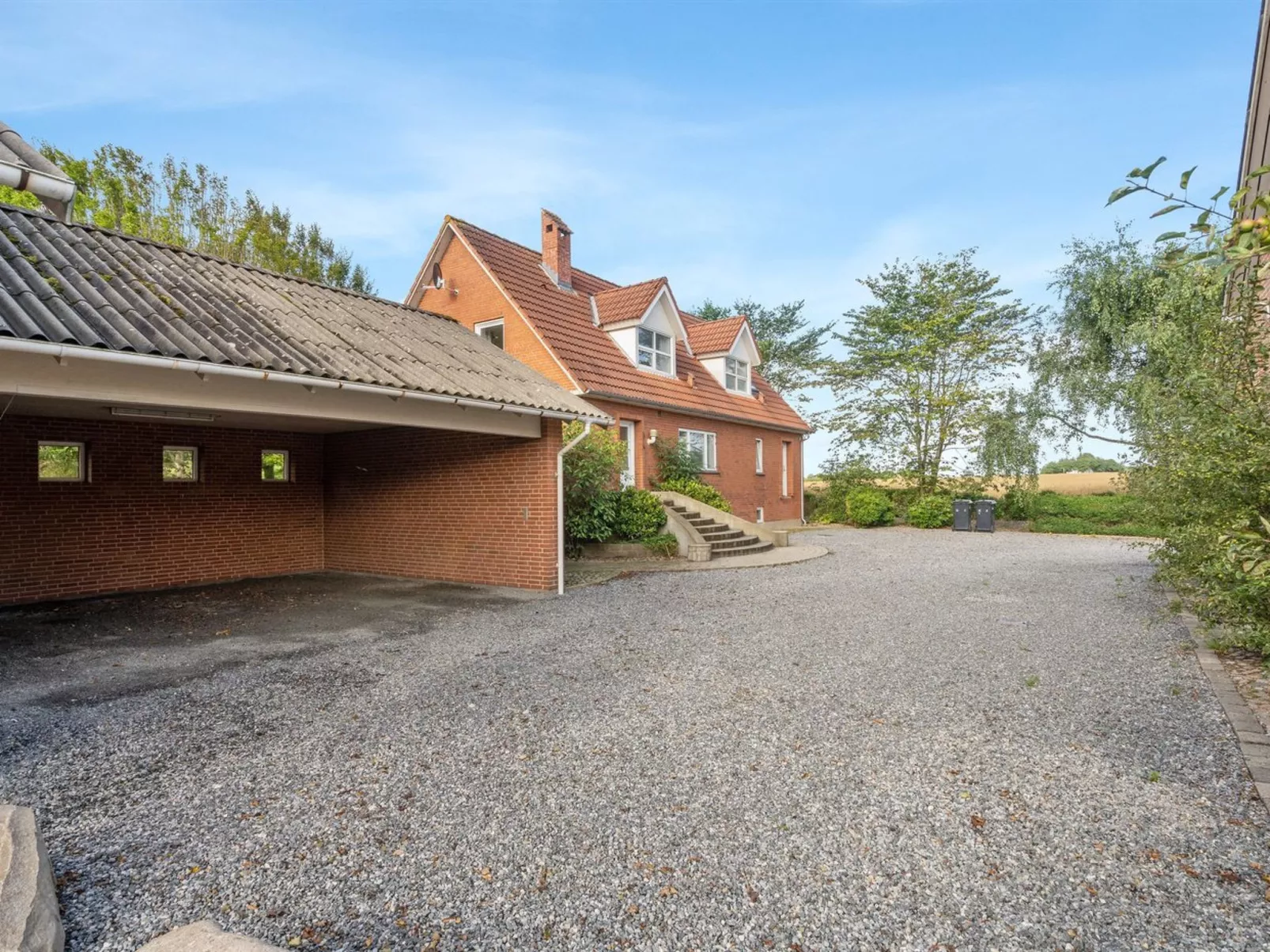 "Auguste" - 1.5km to the fjord-Outside