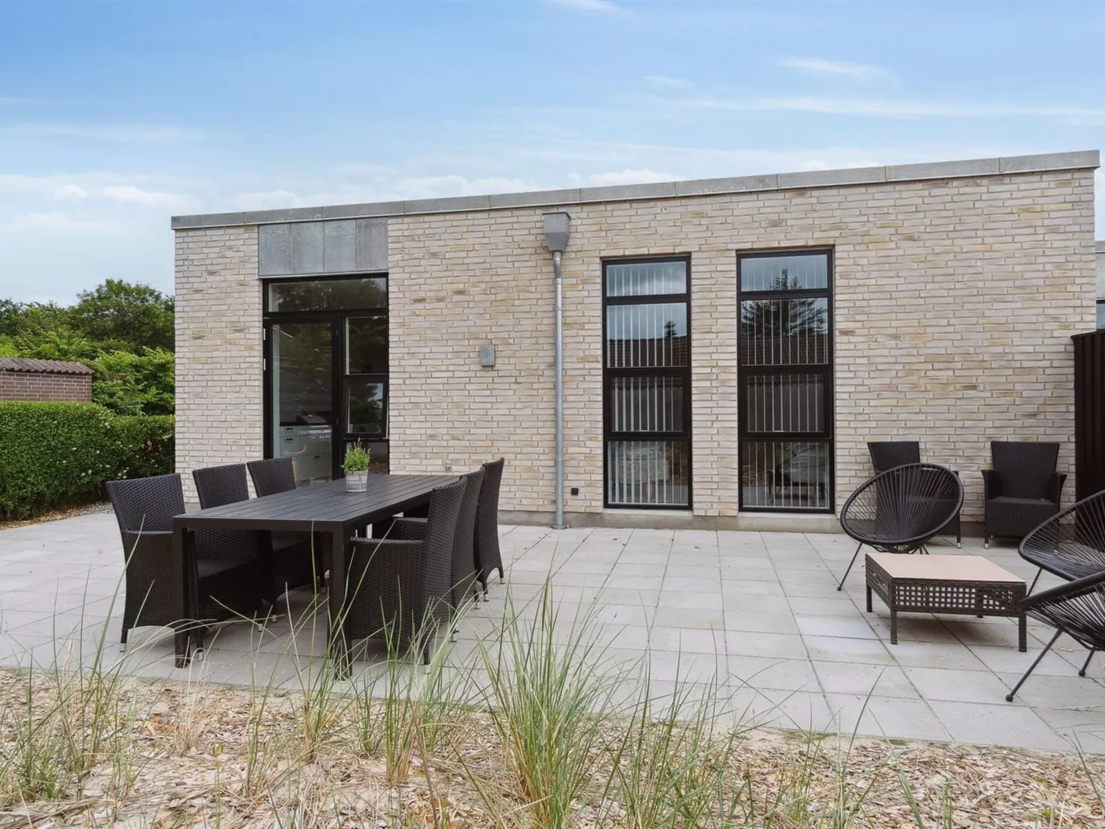 "Laulu" - 2km from the sea-Outside