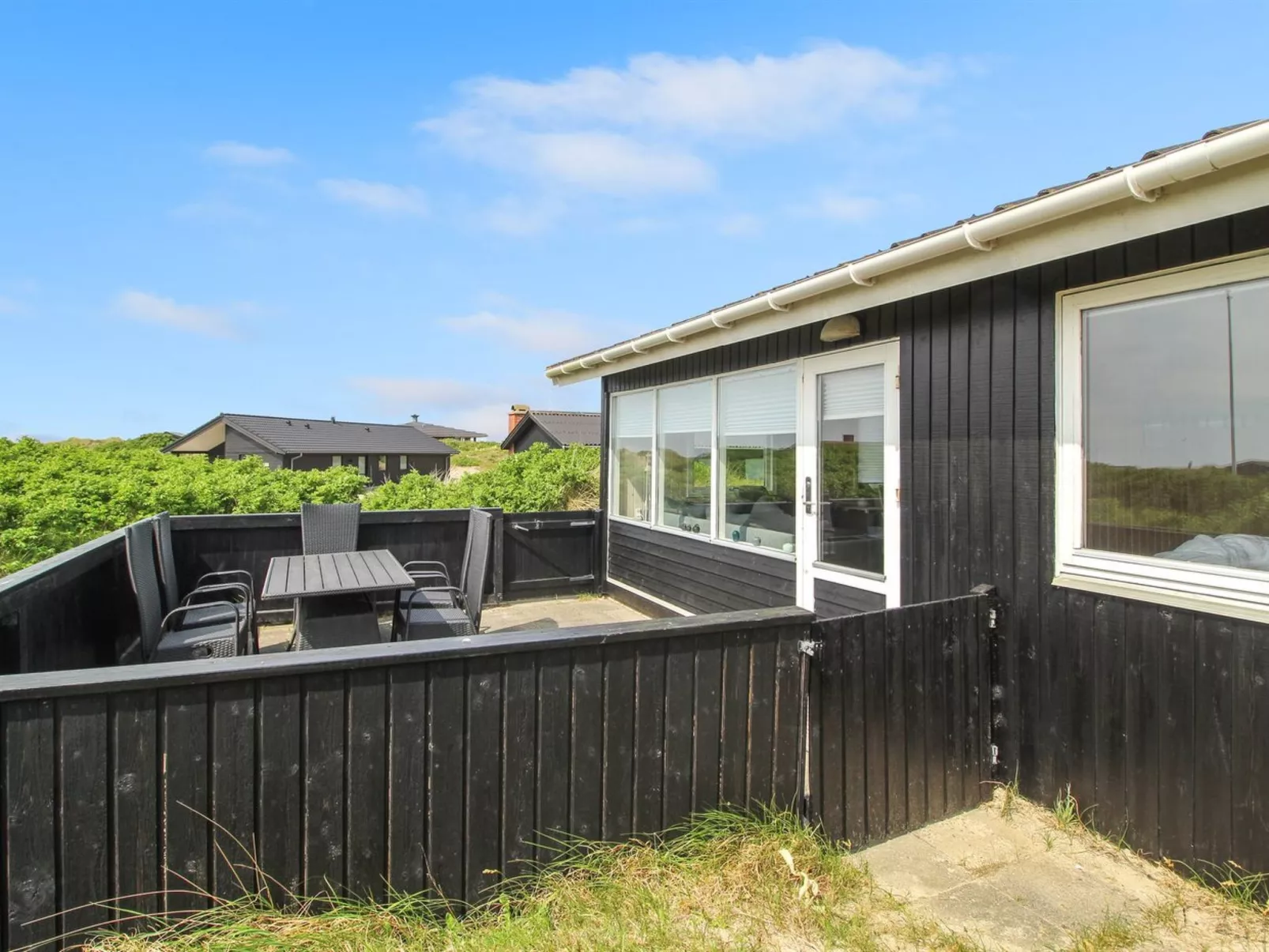 "Kris" - 200m from the sea-Outside